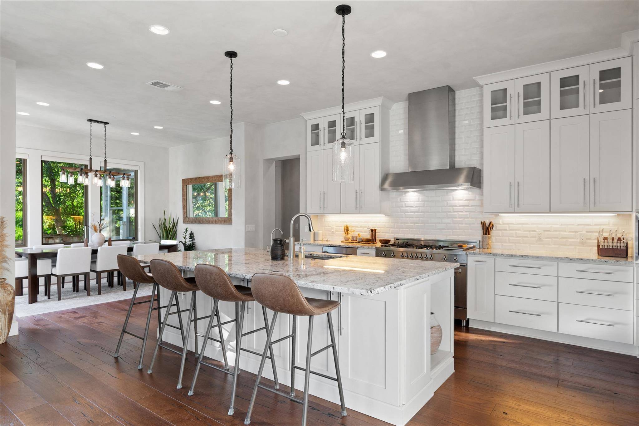1002 Meriden LN, Austin, TX 78703
