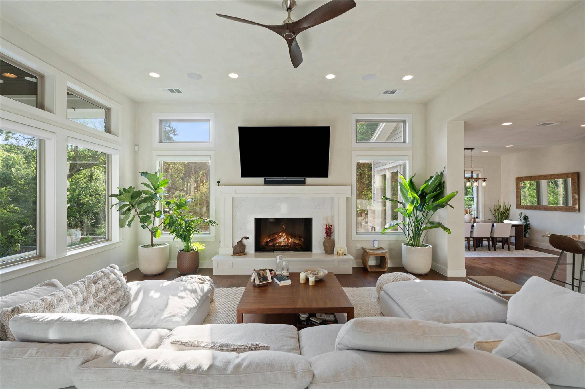 1002 Meriden LN, Austin, TX 78703