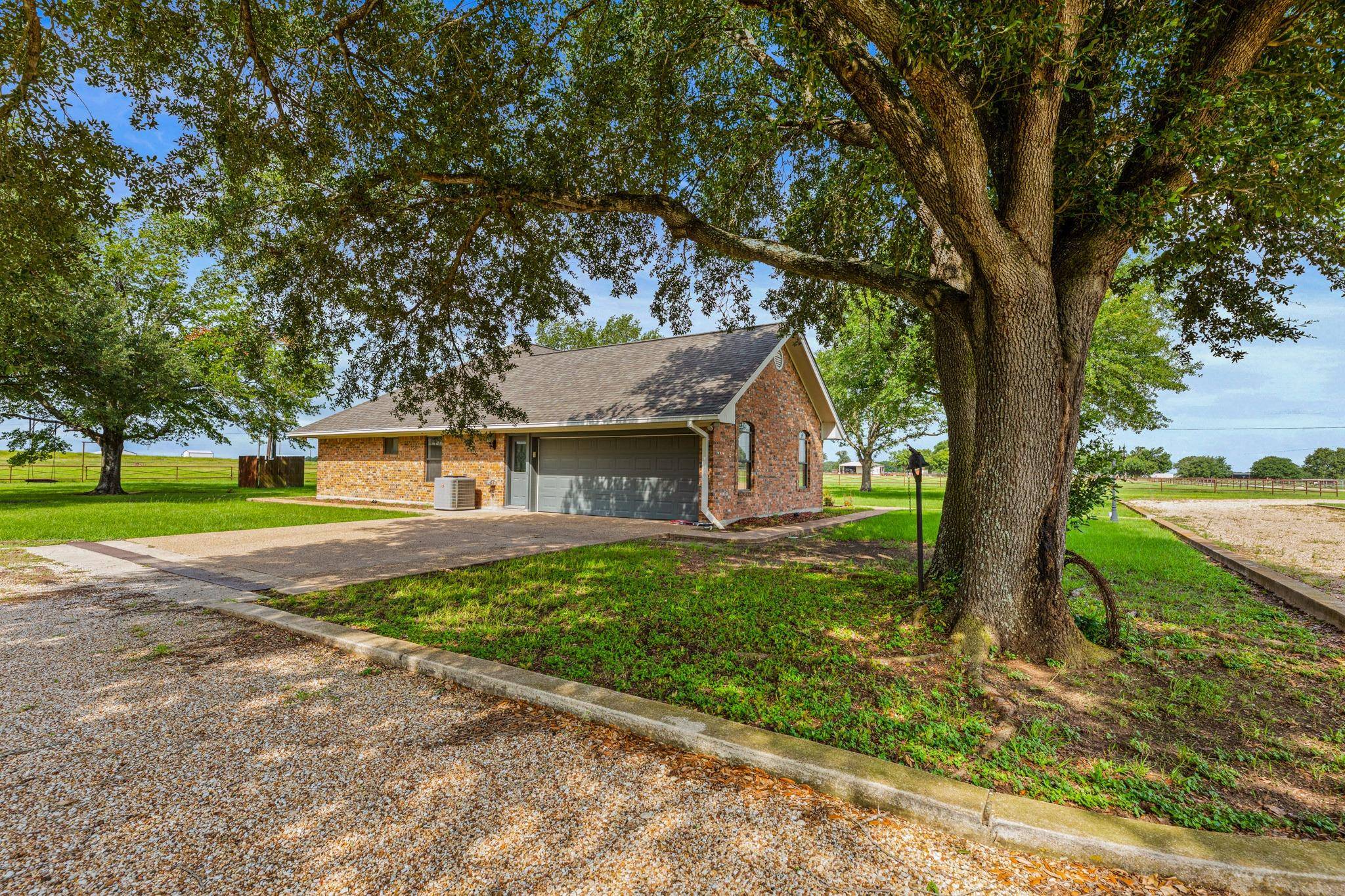 11077 County Road 440, Thorndale, TX 76577