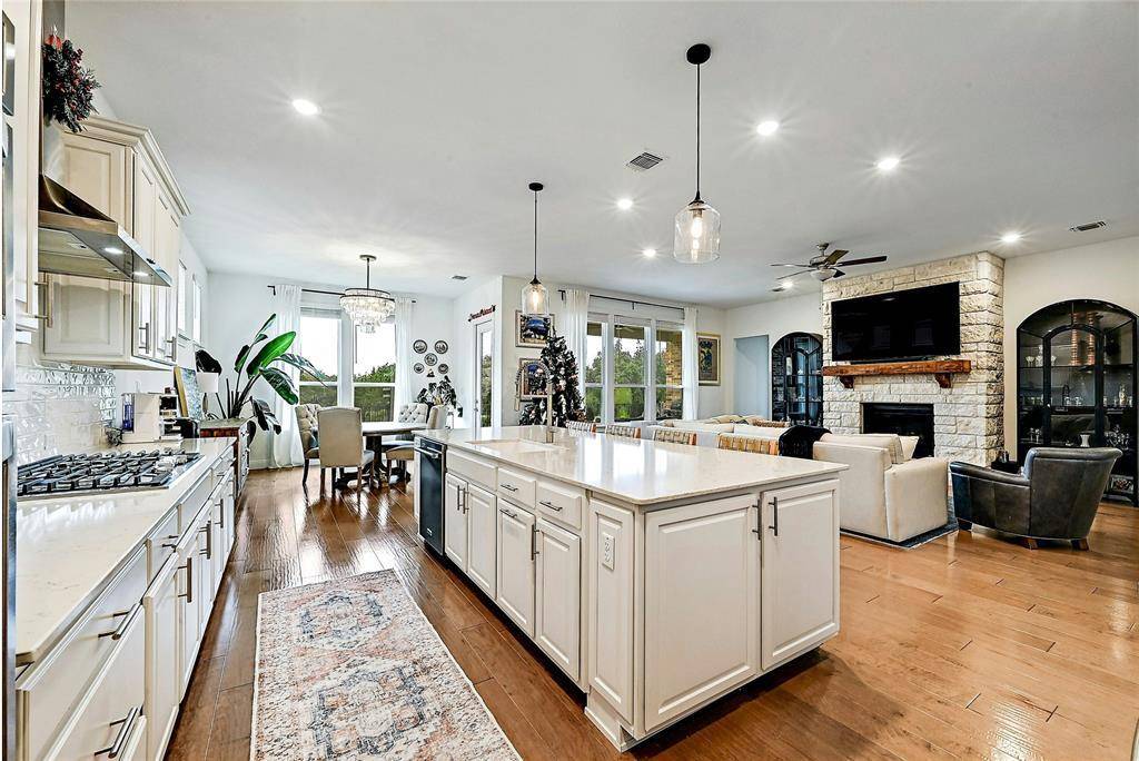 170 Climbing Rock LOOP, Dripping Springs, TX 78620