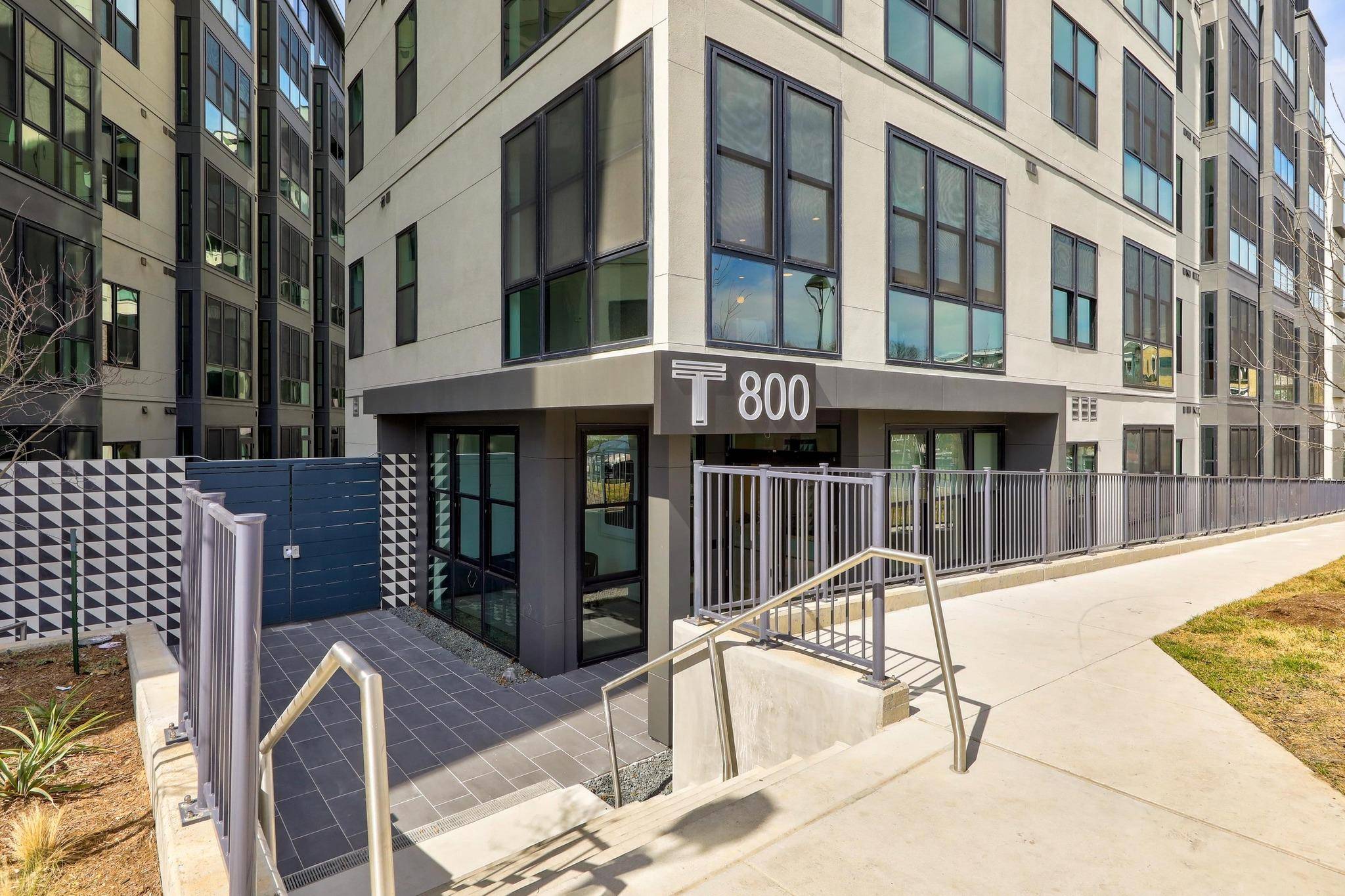 800 Embassy DR #305, Austin, TX 78702