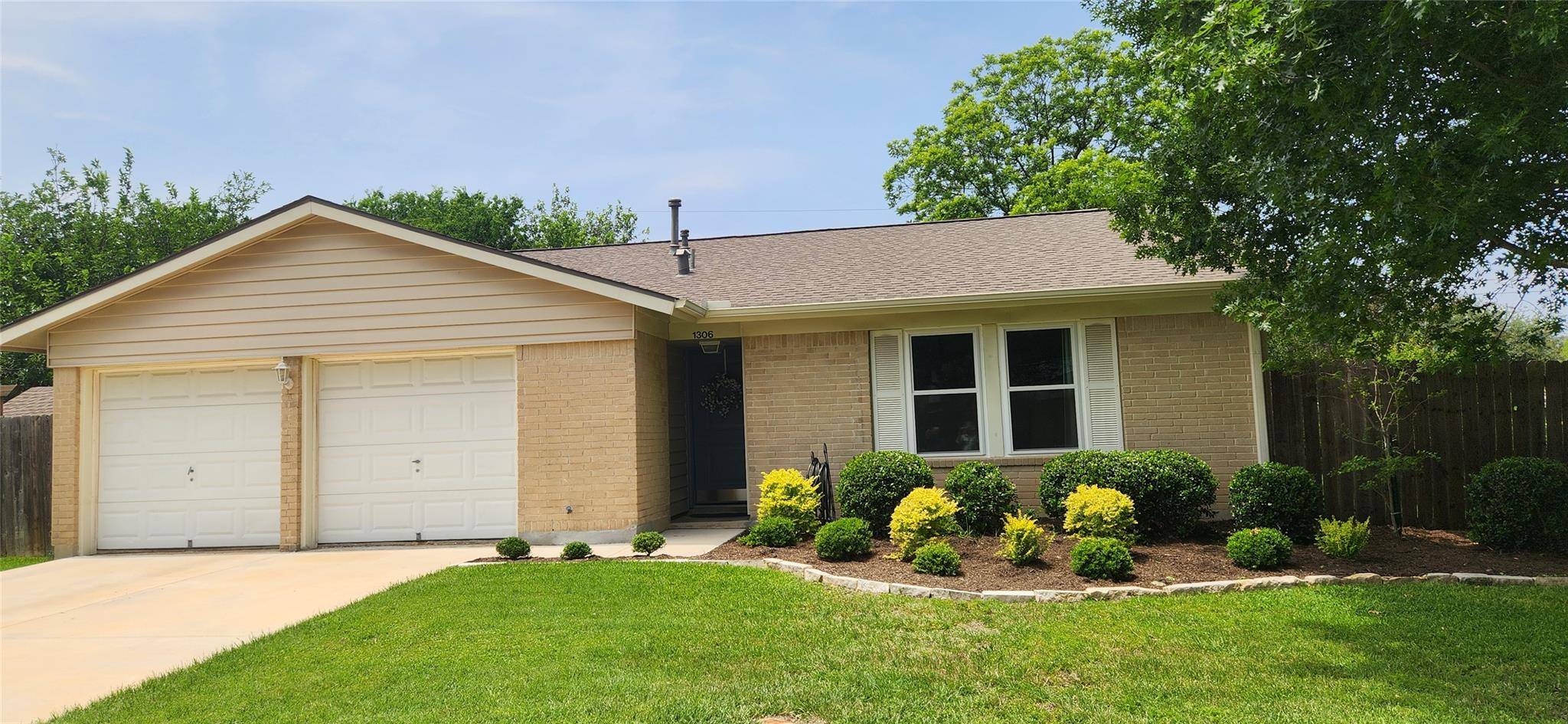 1306 Lawnmont DR, Round Rock, TX 78664
