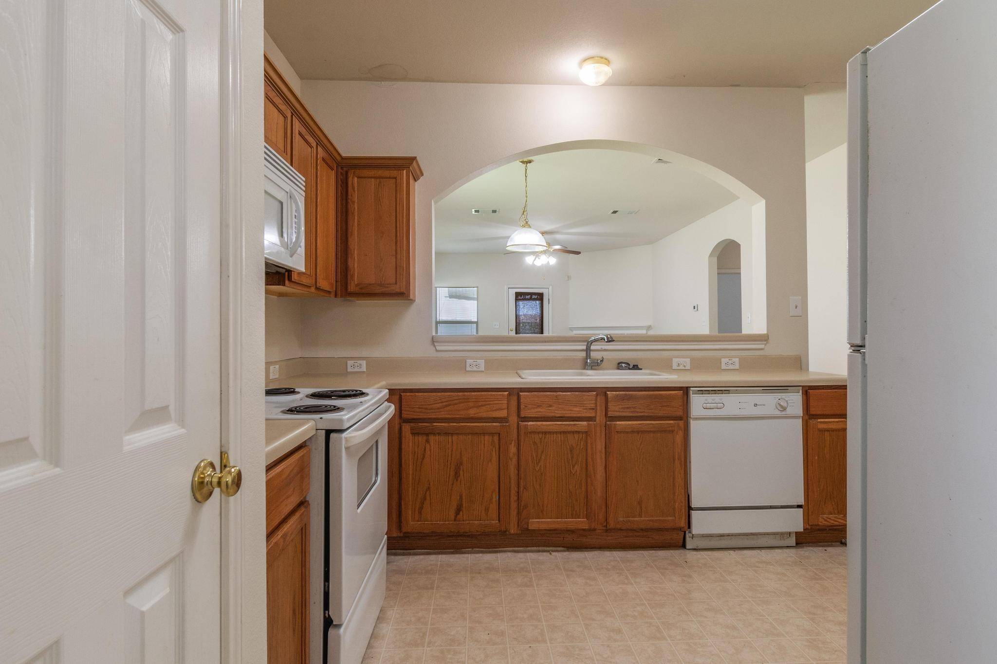 600 Wiley ST, Hutto, TX 78634