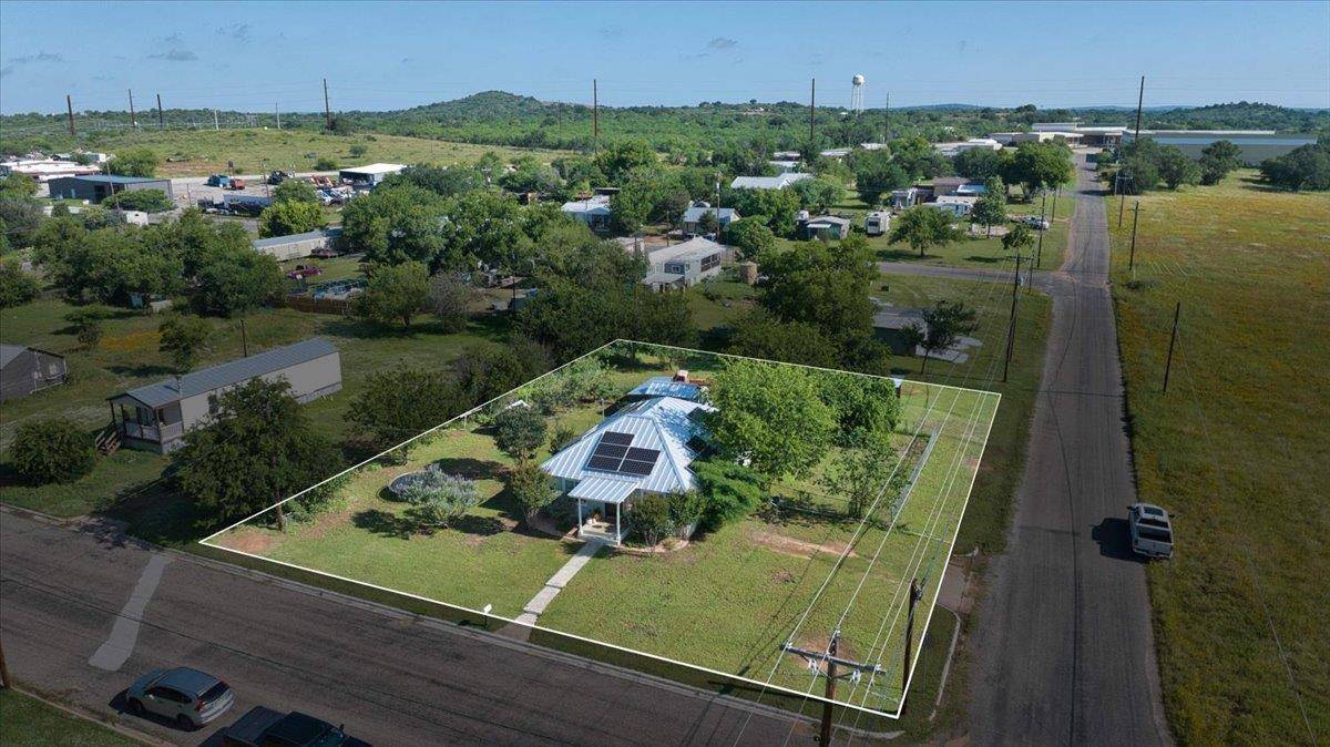 209 E Houston ST, Llano, TX 78643