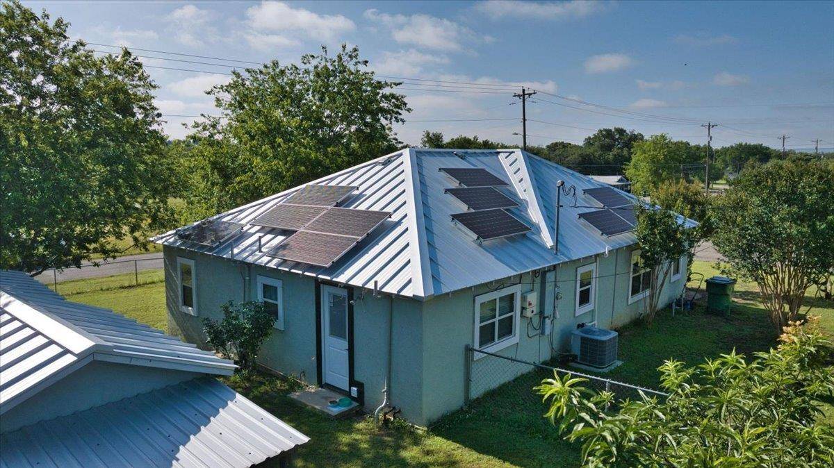 209 E Houston ST, Llano, TX 78643