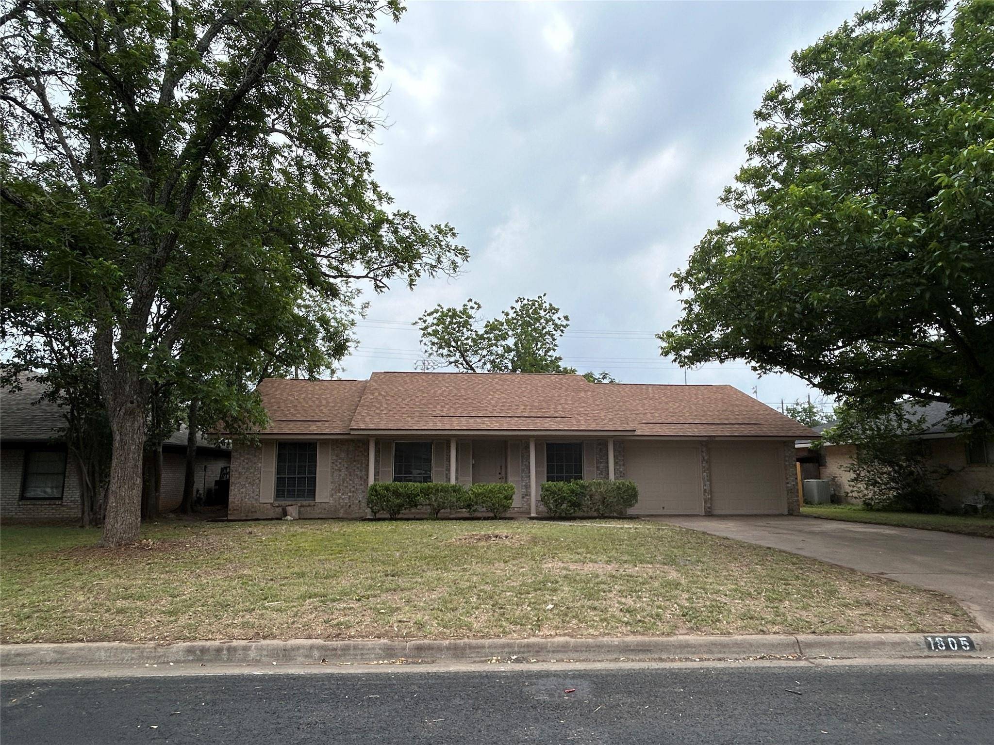 1805 Broadmoor DR, Austin, TX 78723