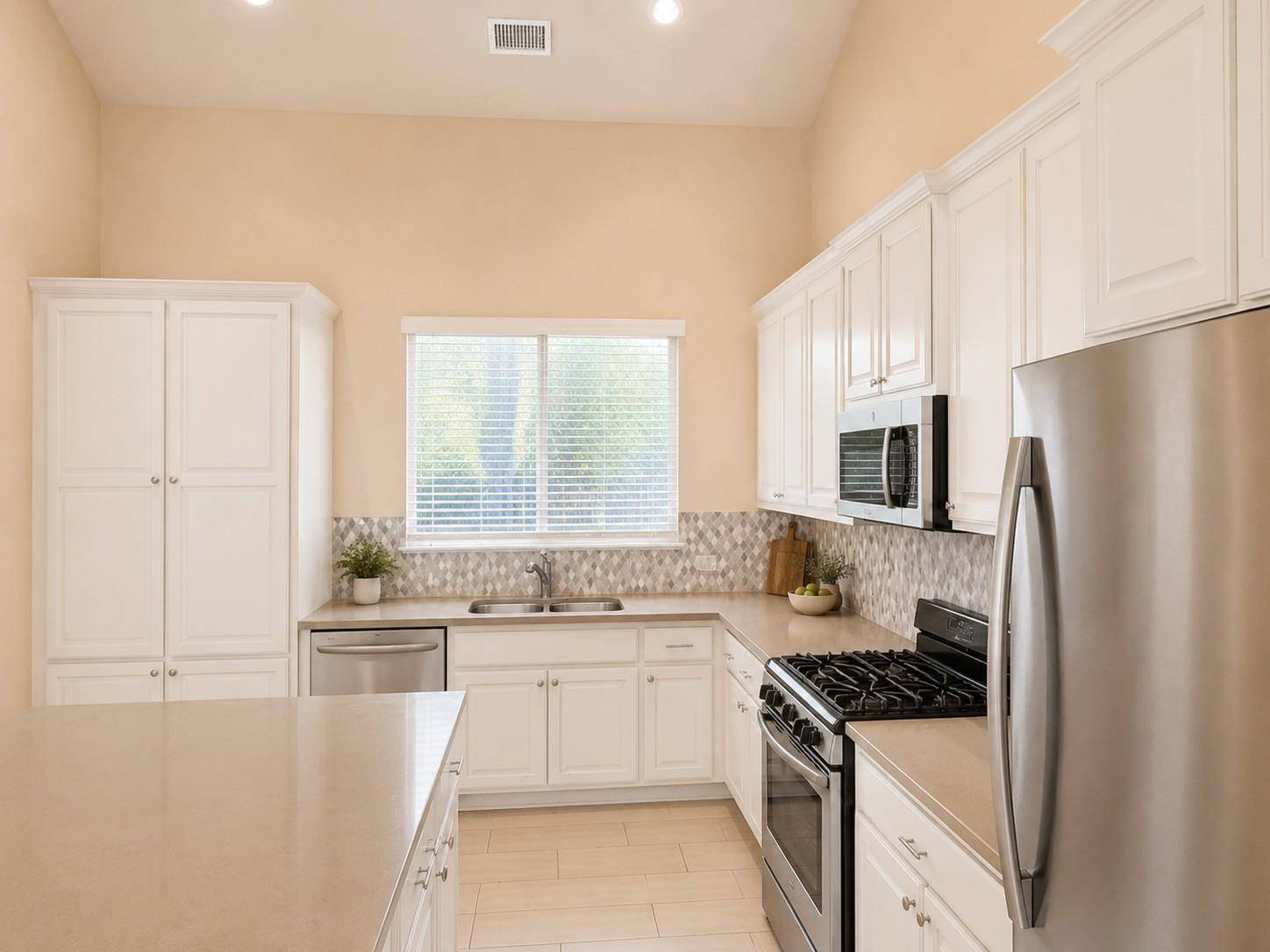 2413 Bowen ST, Leander, TX 78641