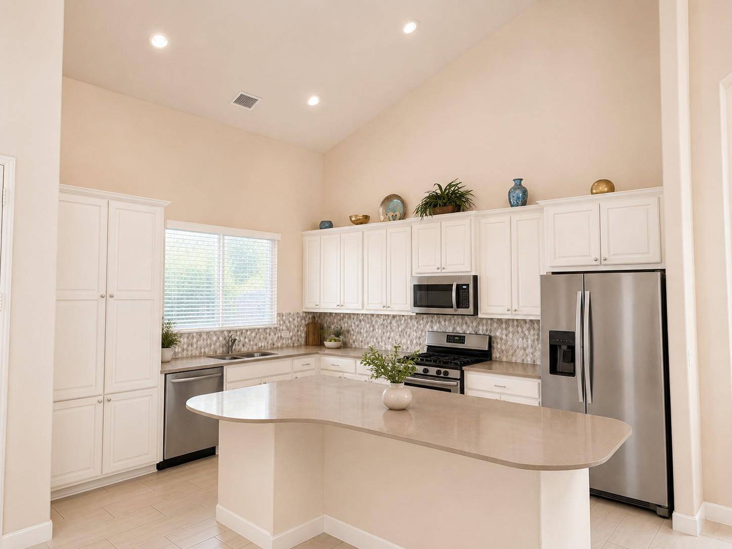 2413 Bowen ST, Leander, TX 78641