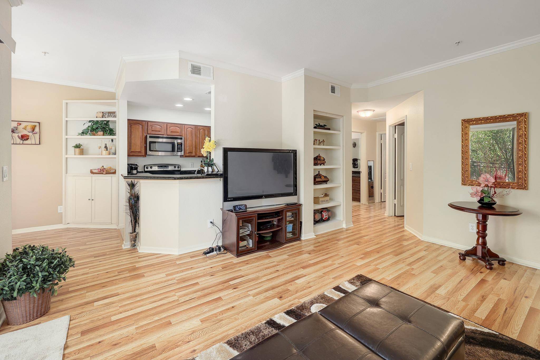 6000 Shepherd Mountain CV #807, Austin, TX 78730