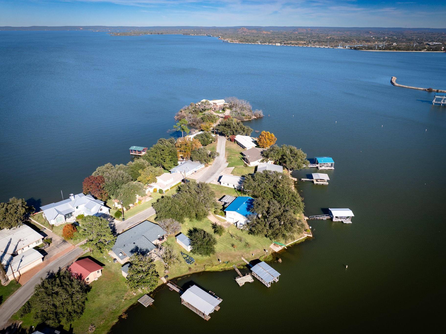 516 Island Lodges DR, Buchanan Dam, TX 78609