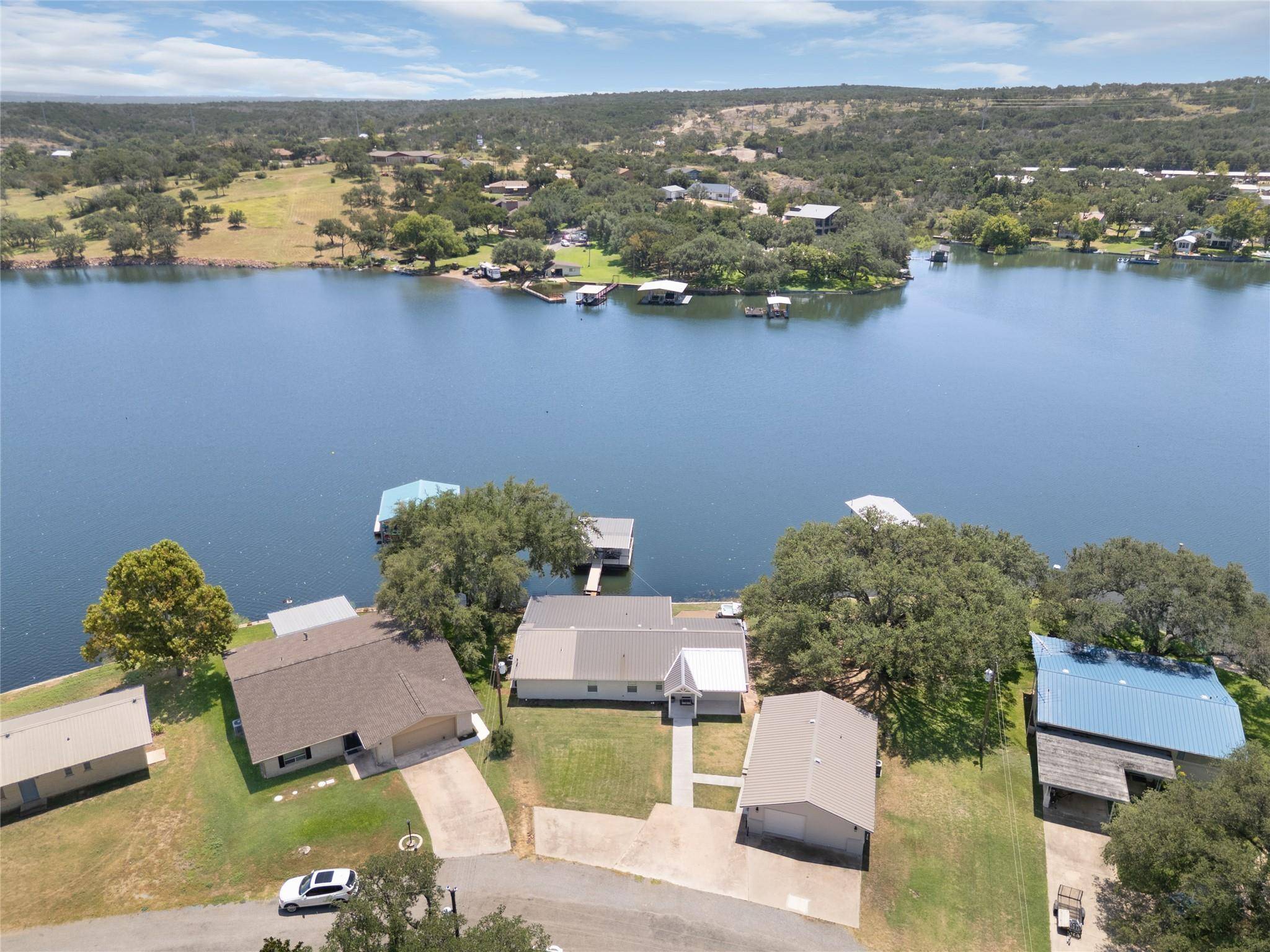 516 Island Lodges DR, Buchanan Dam, TX 78609