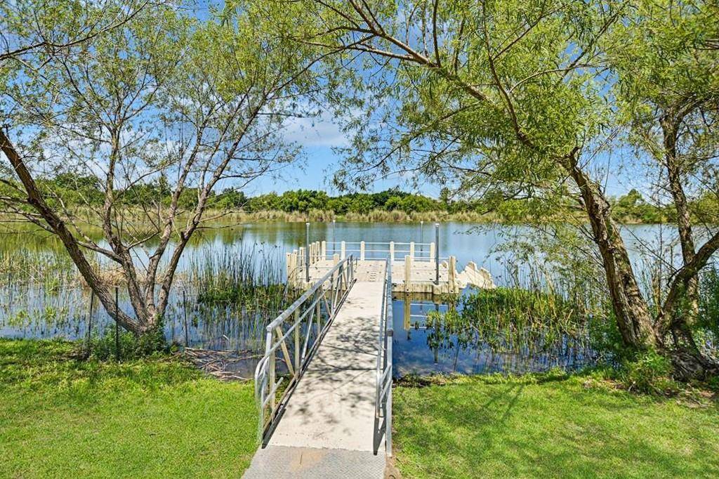 105 Lakemont DR, Hutto, TX 78634