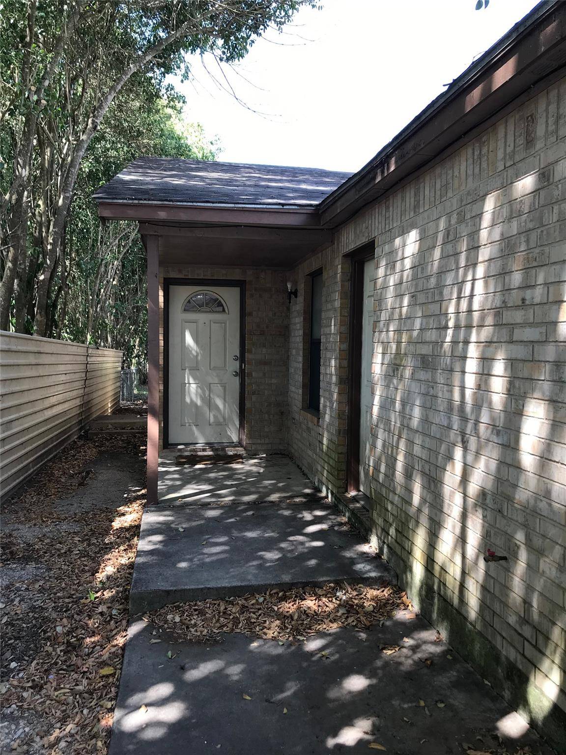 1303 N Bishop, San Marcos, TX 78666