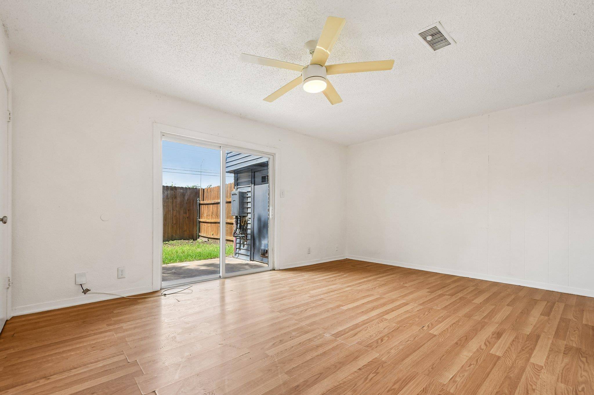 2301 Mission Hill DR #104, Austin, TX 78741