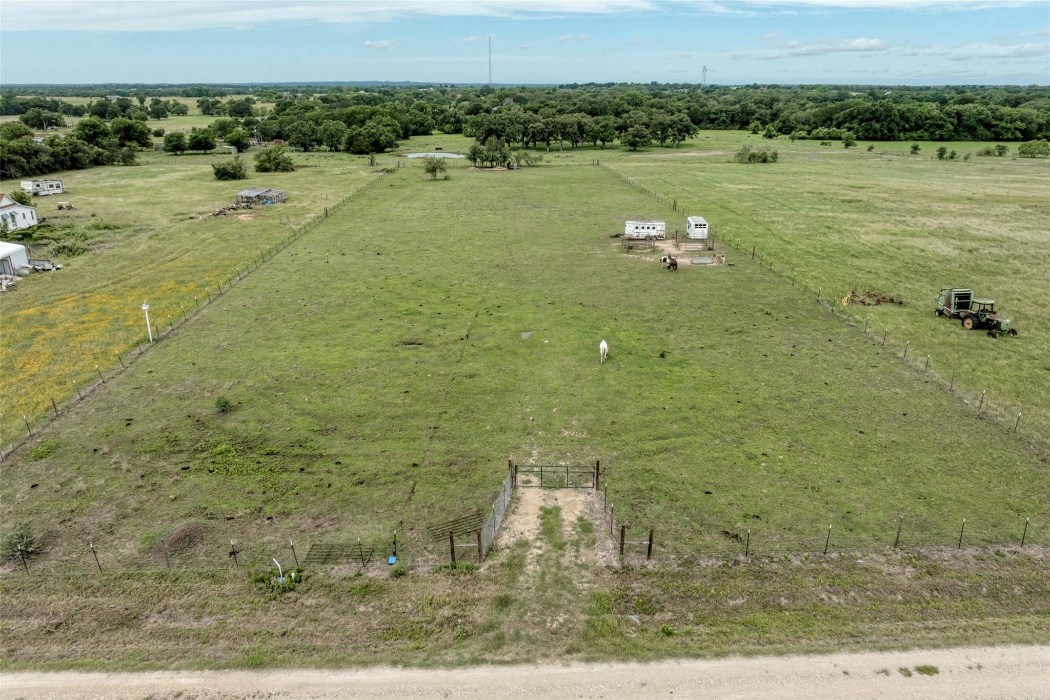 921 9th ST, Lexington, TX 78947