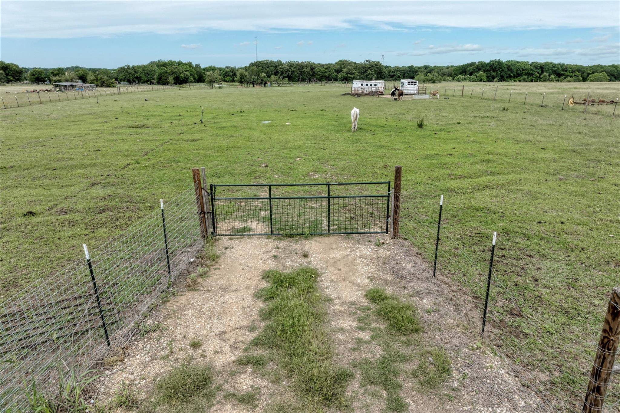 921 9th ST, Lexington, TX 78947