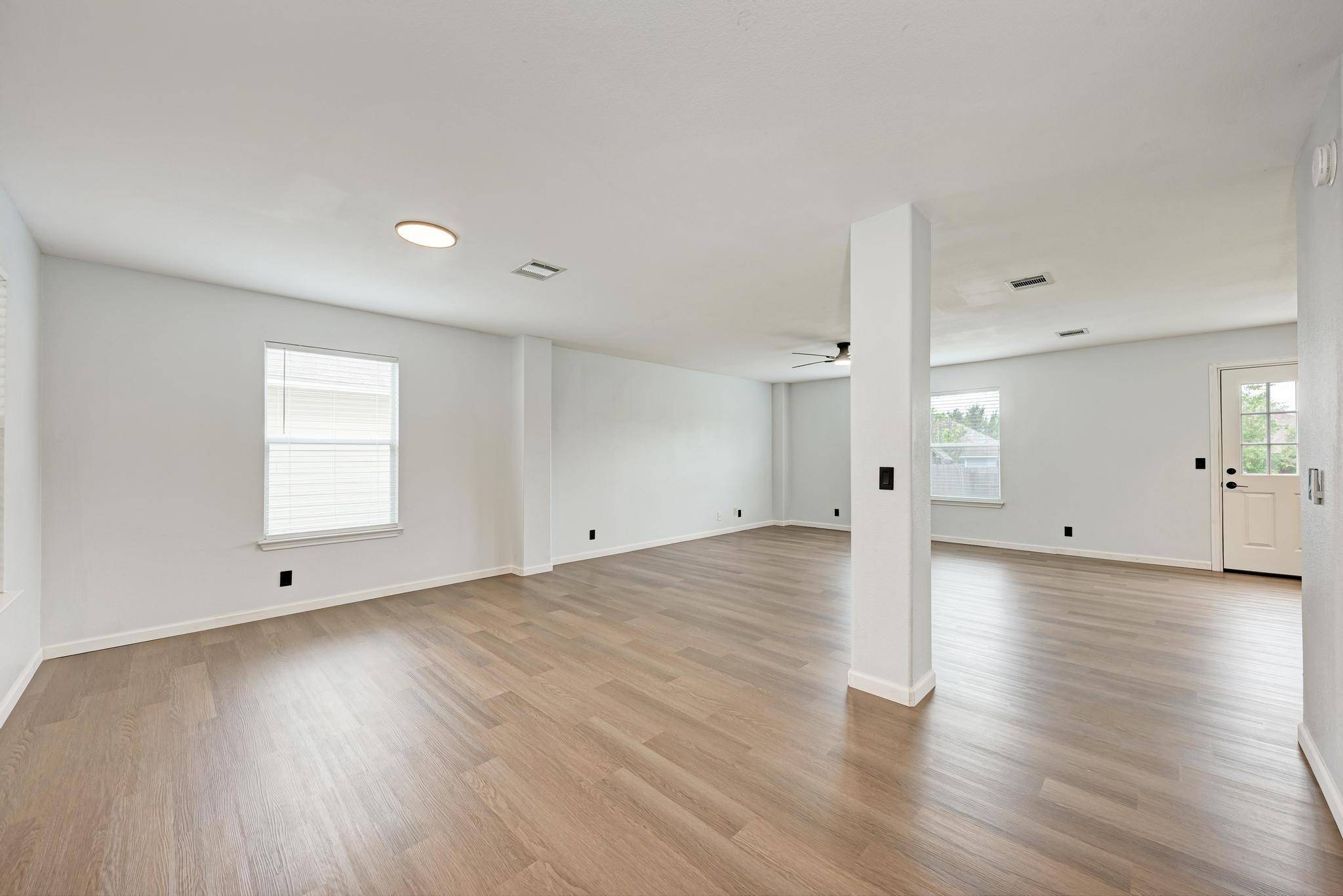 125 Holland ST, Hutto, TX 78634