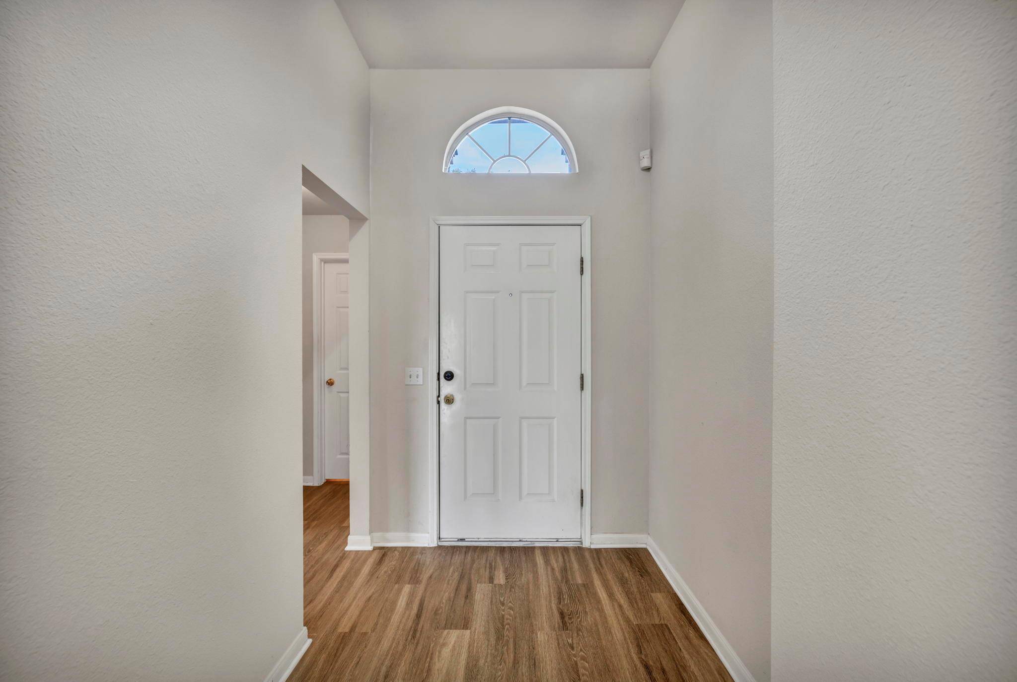 216 Meadowside DR, Hutto, TX 78634