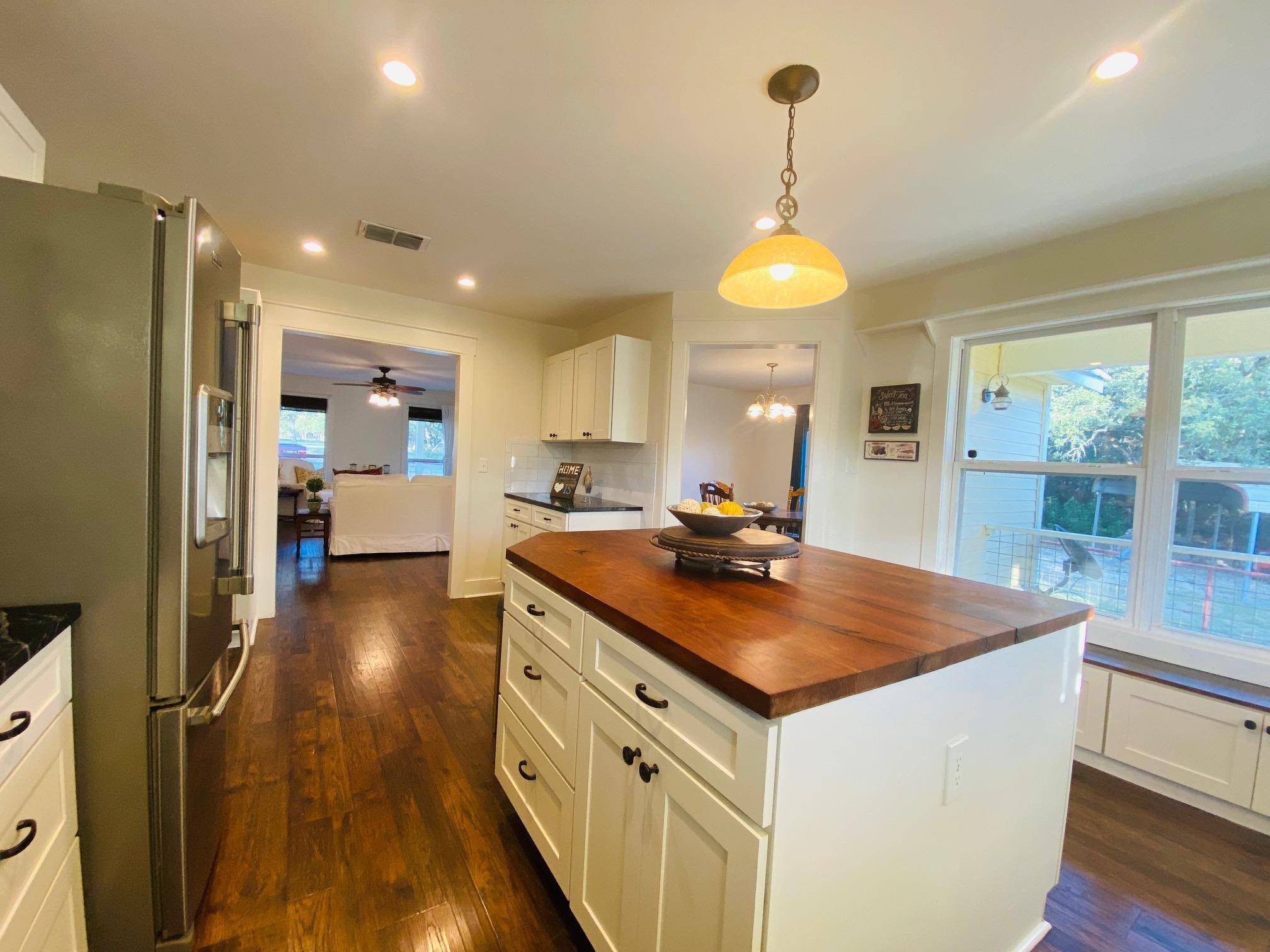 306 Plainview RD, Wimberley, TX 78676