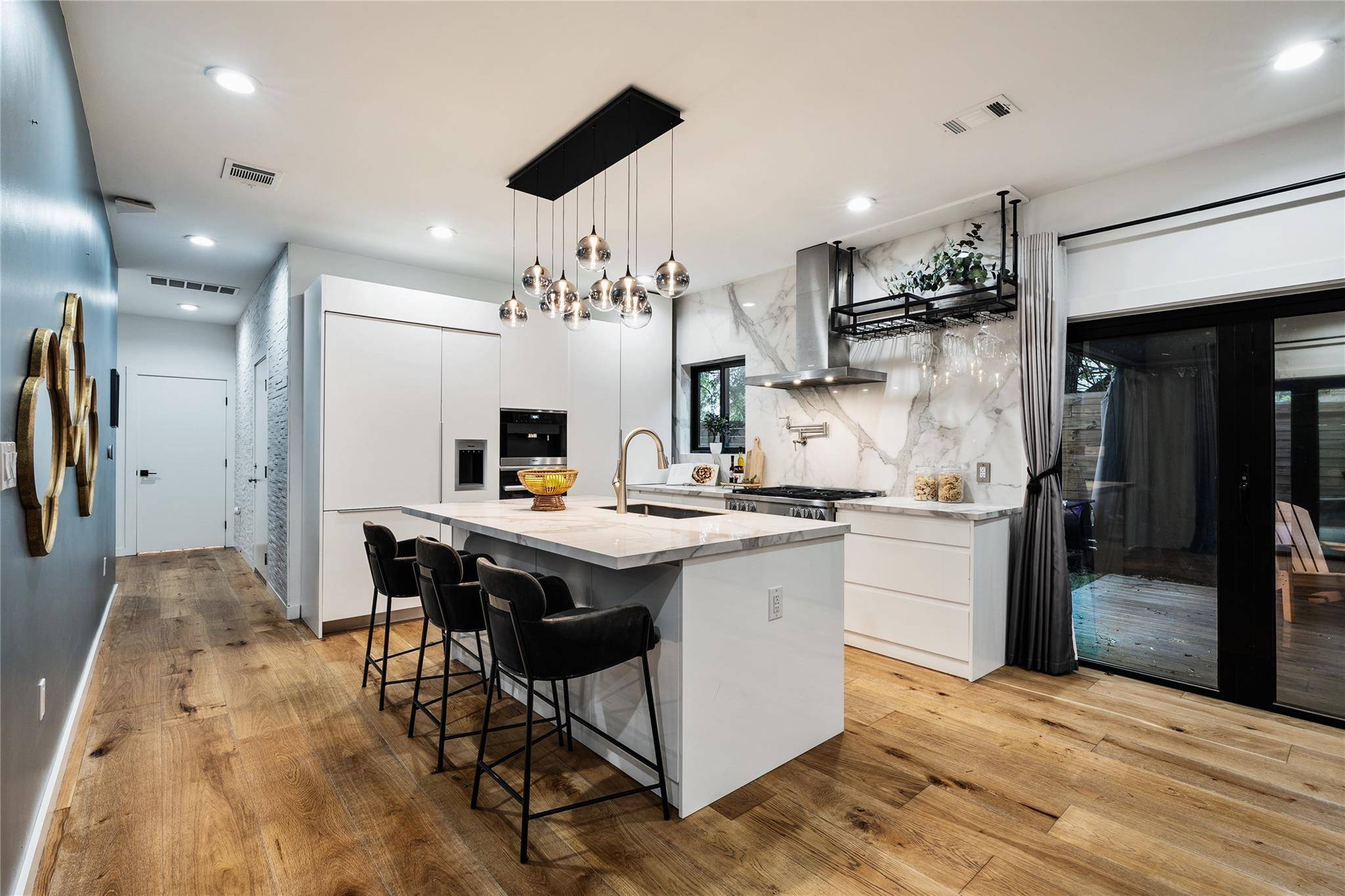 2214 Garden ST #2, Austin, TX 78702