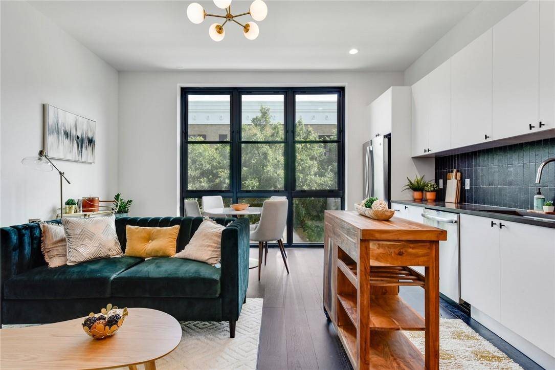 800 Embassy DR #416, Austin, TX 78702