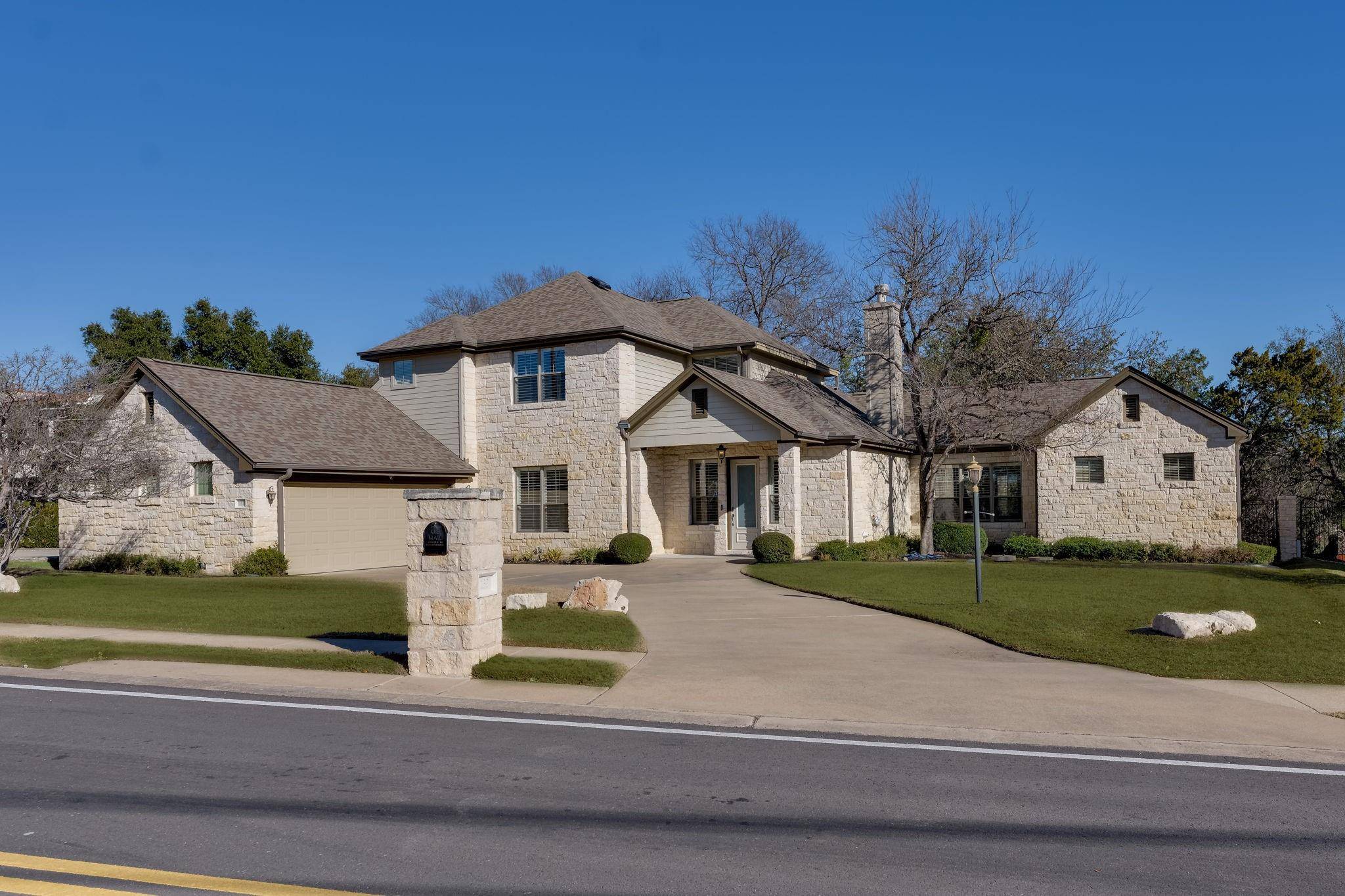 132 Lakeway DR, Lakeway, TX 78734