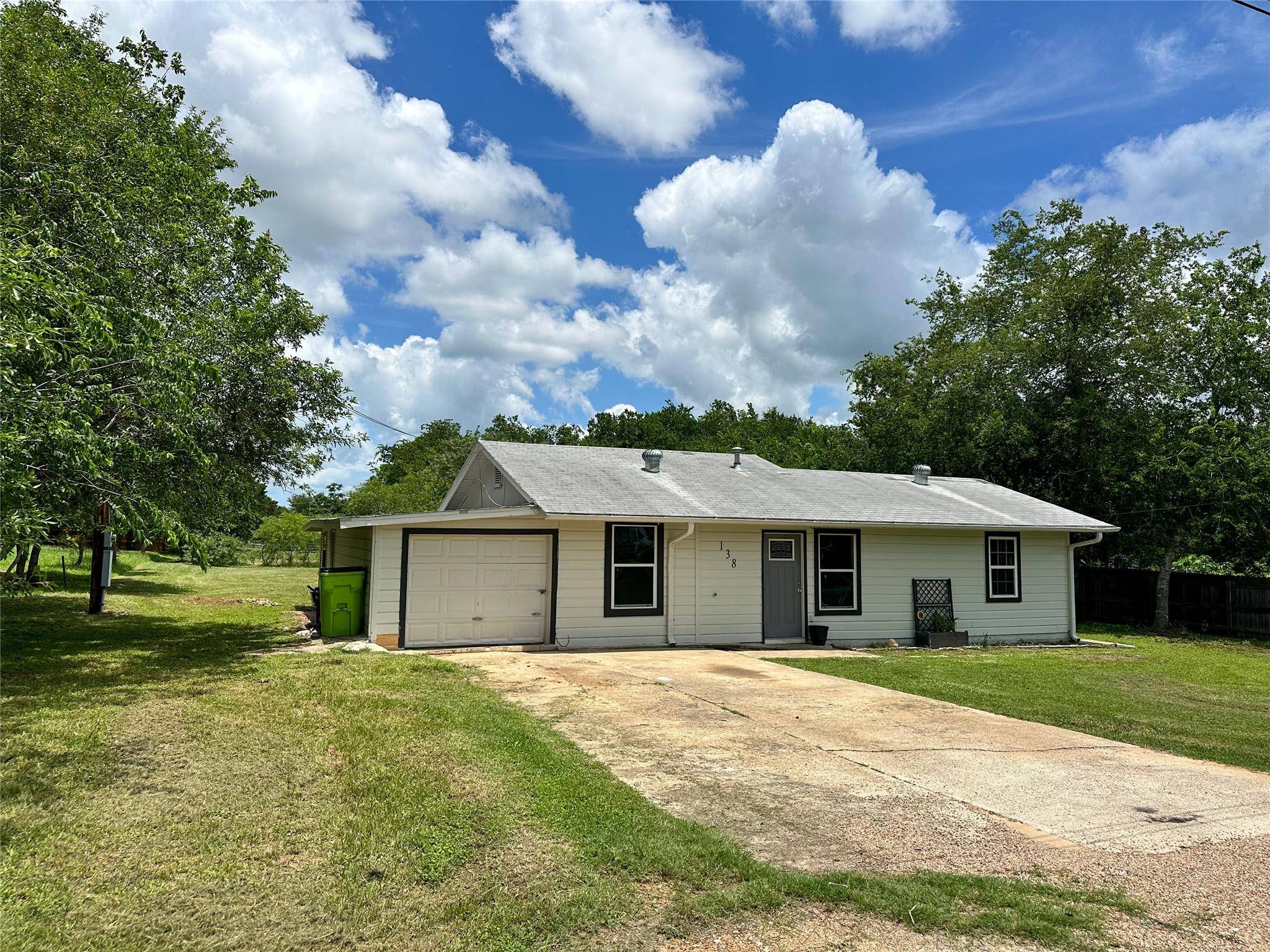 138 San Jacinto ST, Bastrop, TX 78602