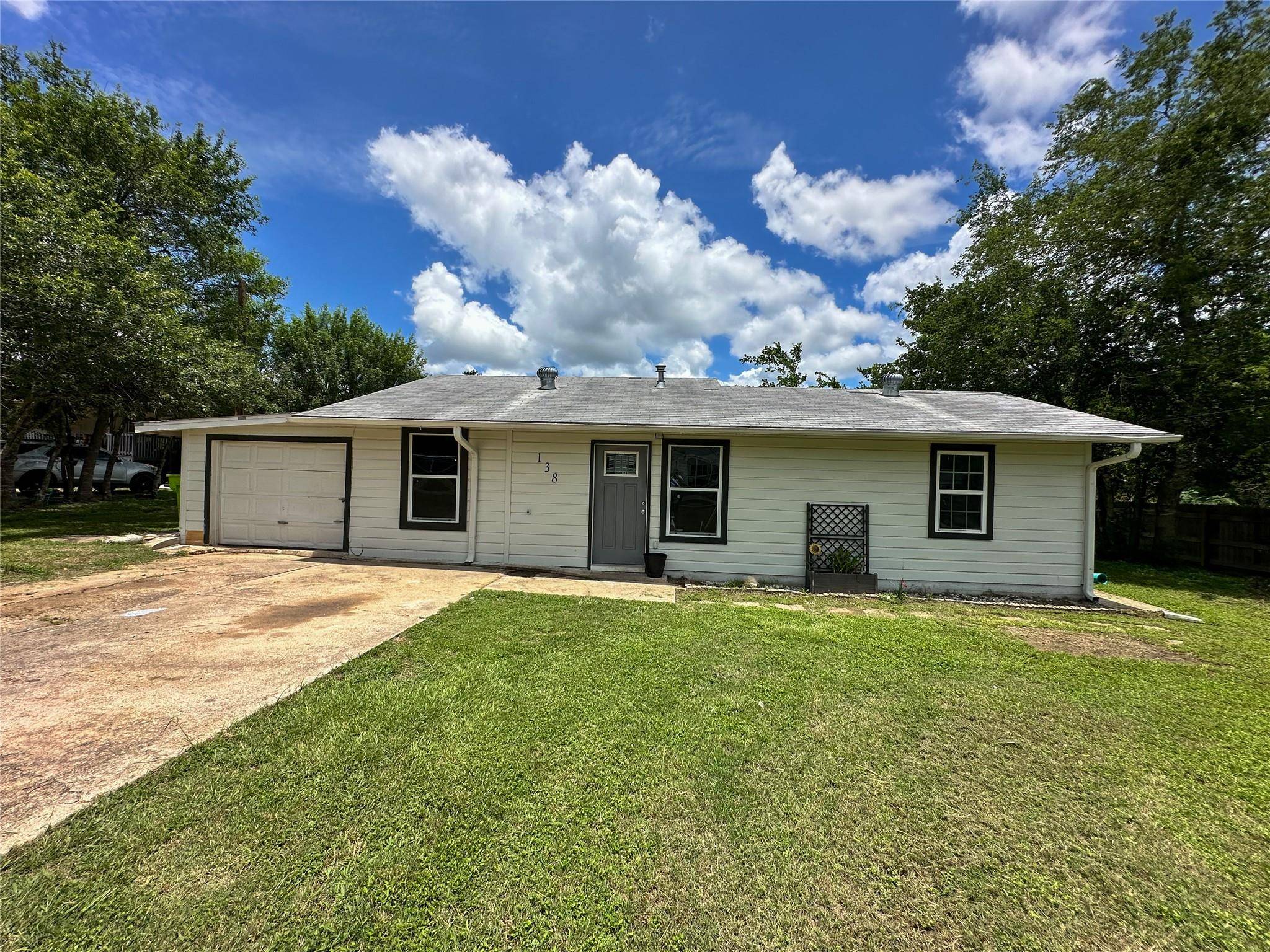 138 San Jacinto ST, Bastrop, TX 78602