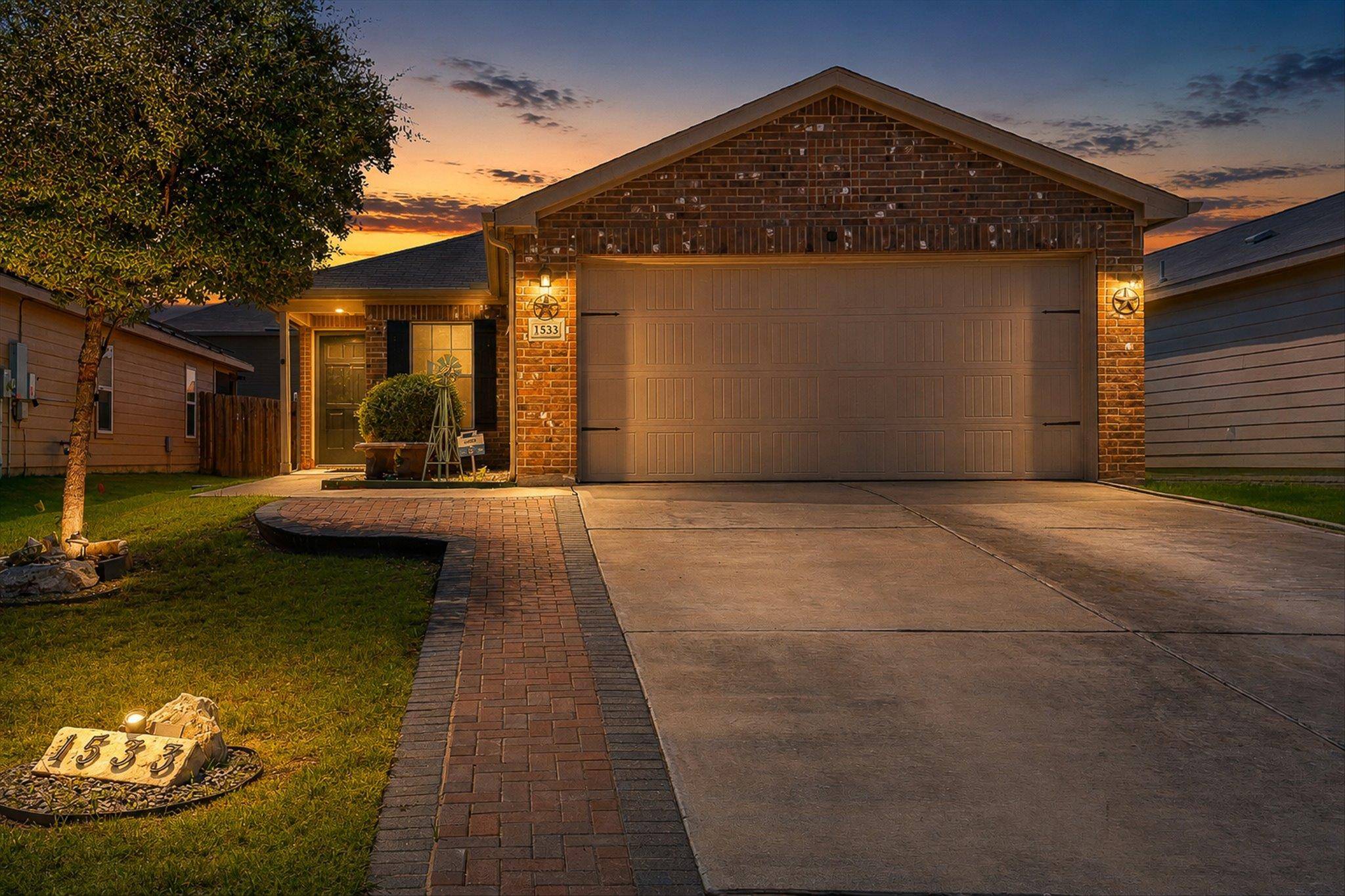 1533 Breanna LN, Kyle, TX 78640