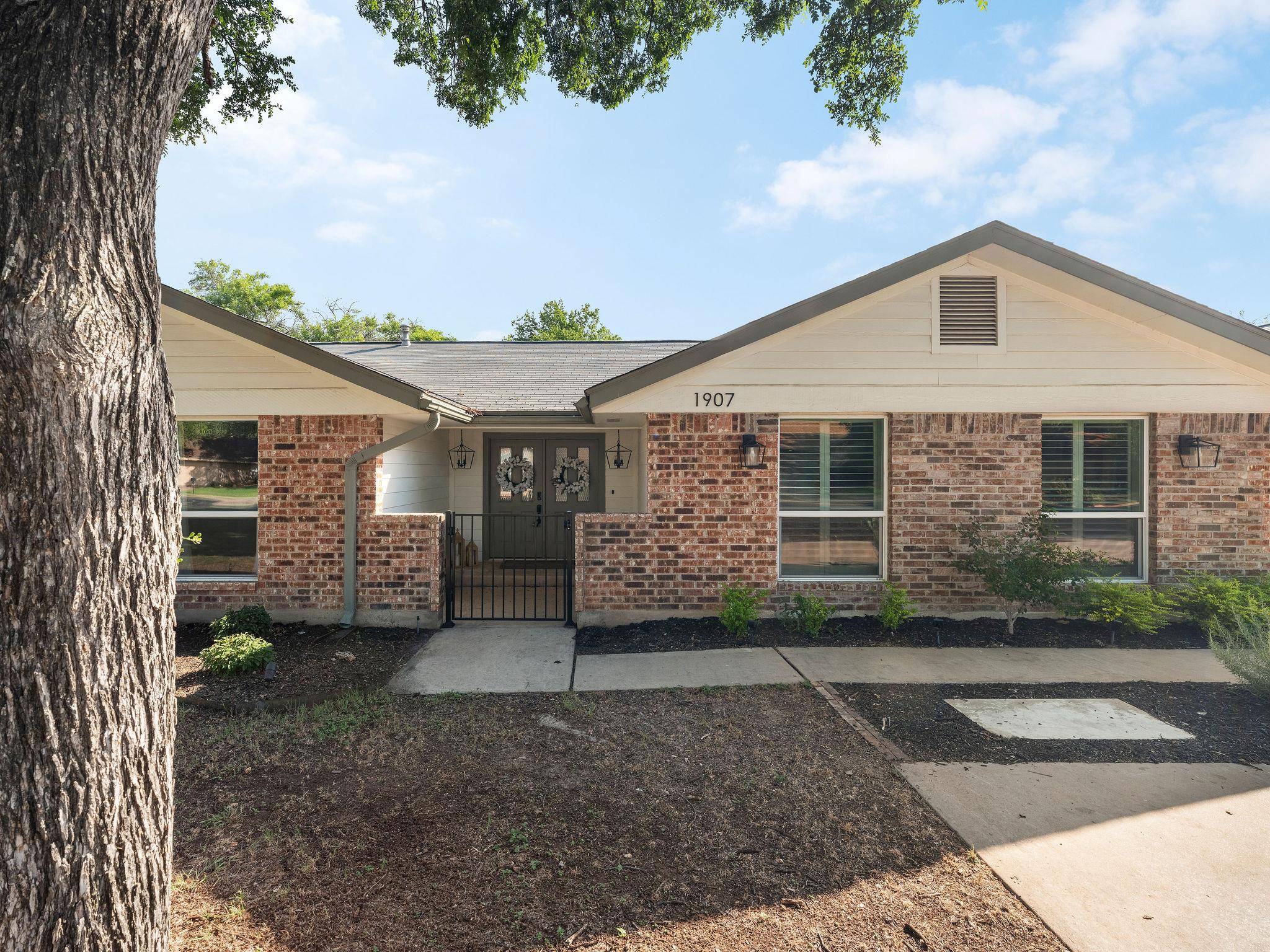 1907 Northwest BLVD, Georgetown, TX 78628