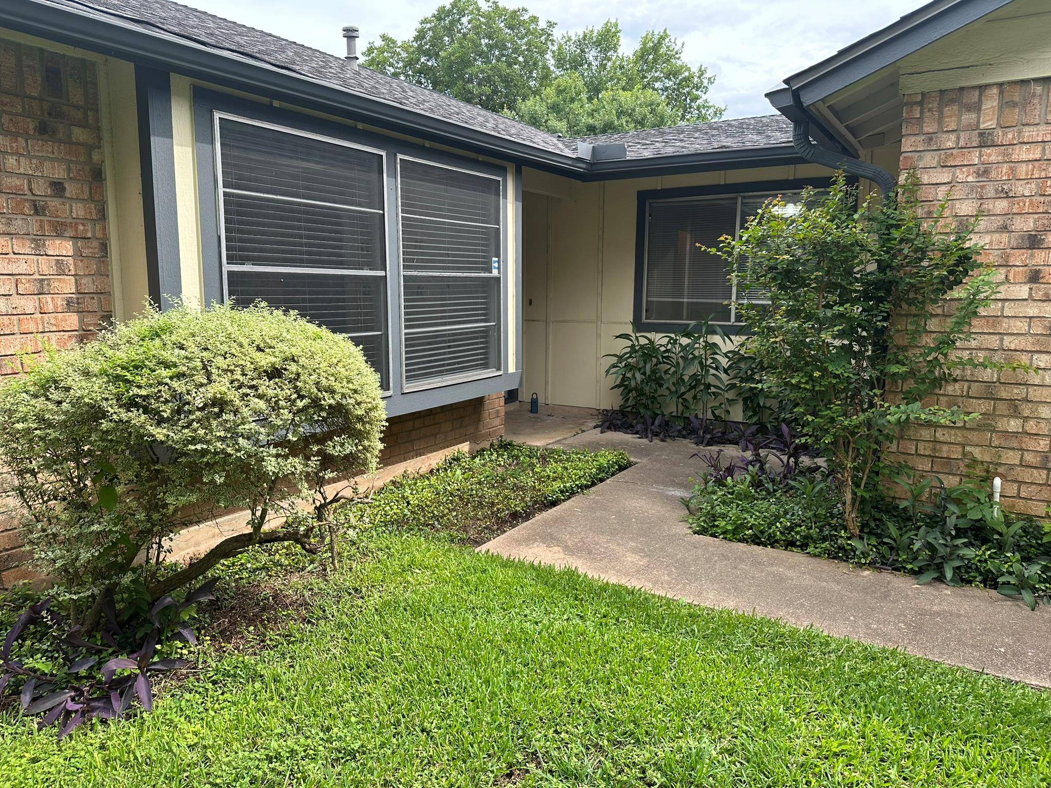 9217 Singing Quail DR #8E, Austin, TX 78758