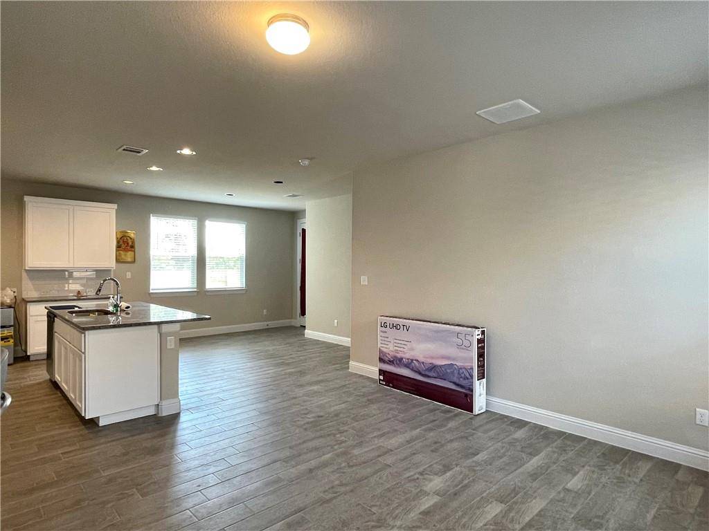 148 Riverhill DR, Georgetown, TX 78628