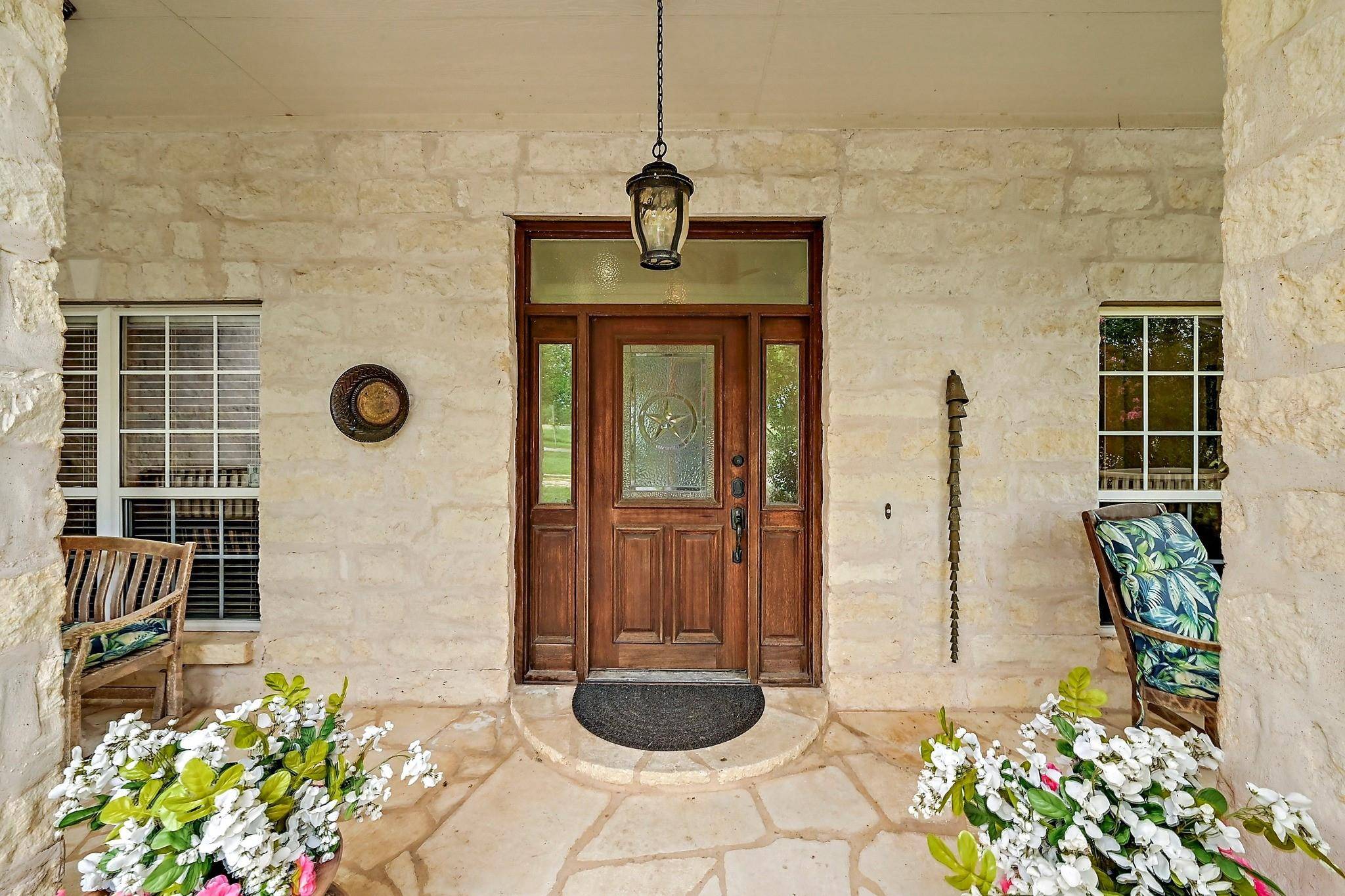 948 Upper Elgin River RD, Elgin, TX 78621