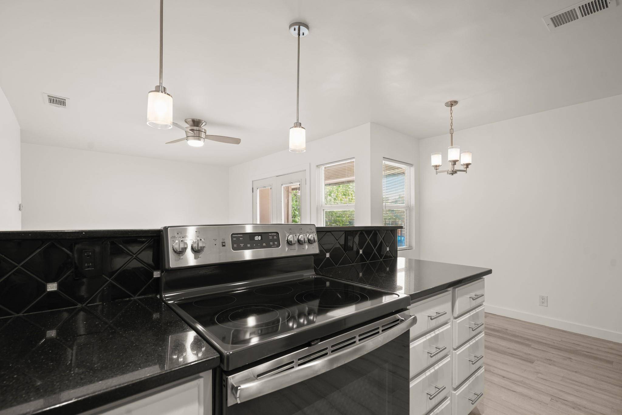 2600 Penny Lane LN #211, Austin, TX 78757