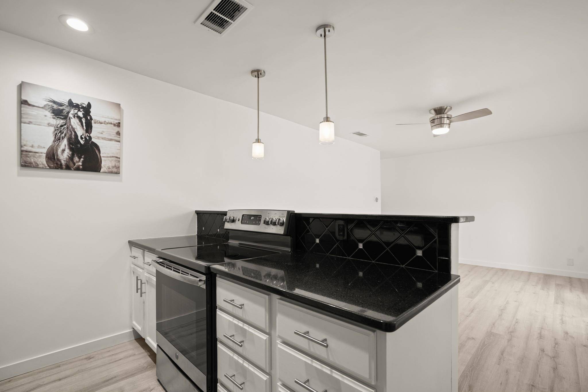 2600 Penny Lane LN #211, Austin, TX 78757