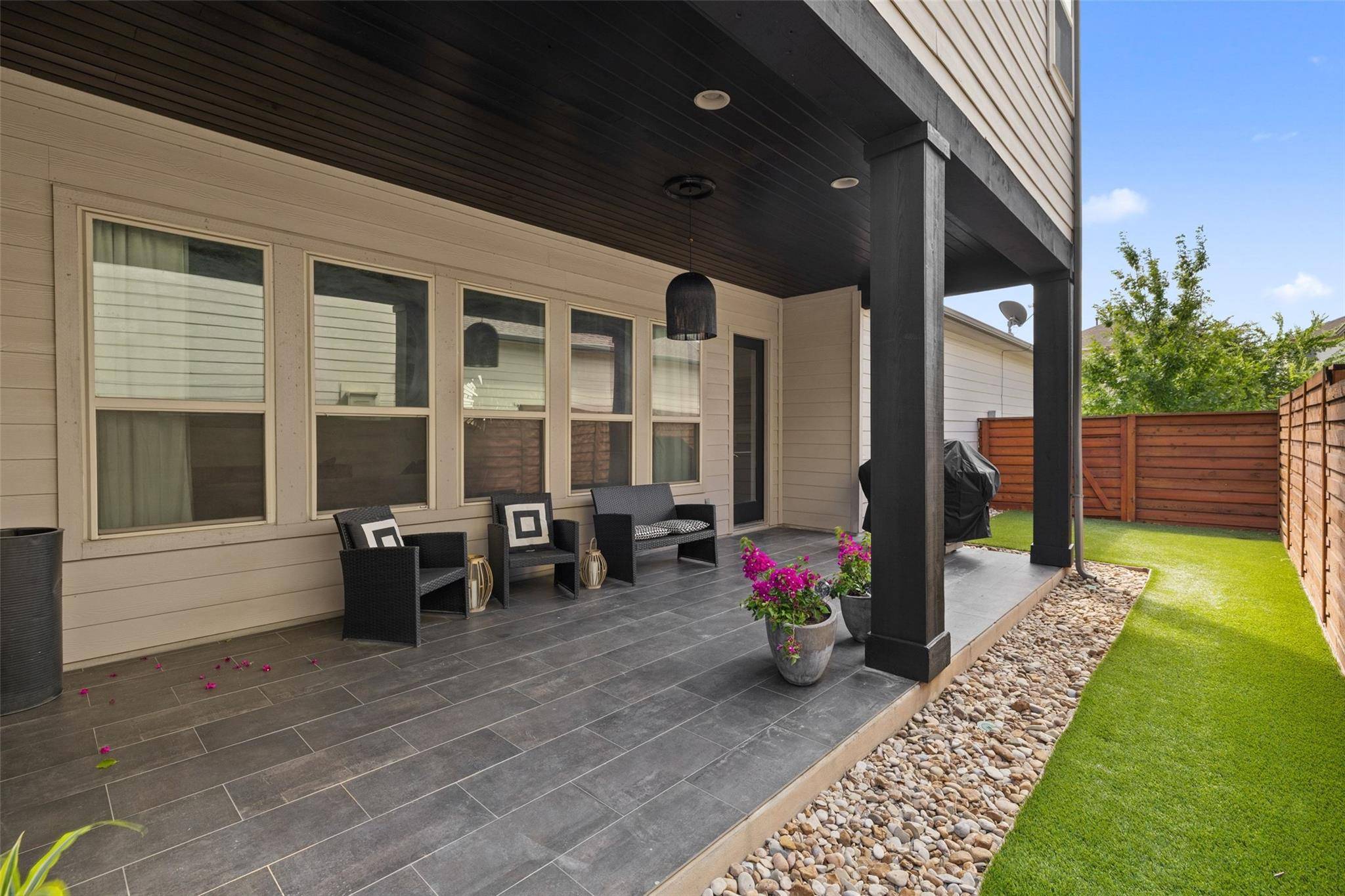 1713 Arcilla ST, Austin, TX 78741