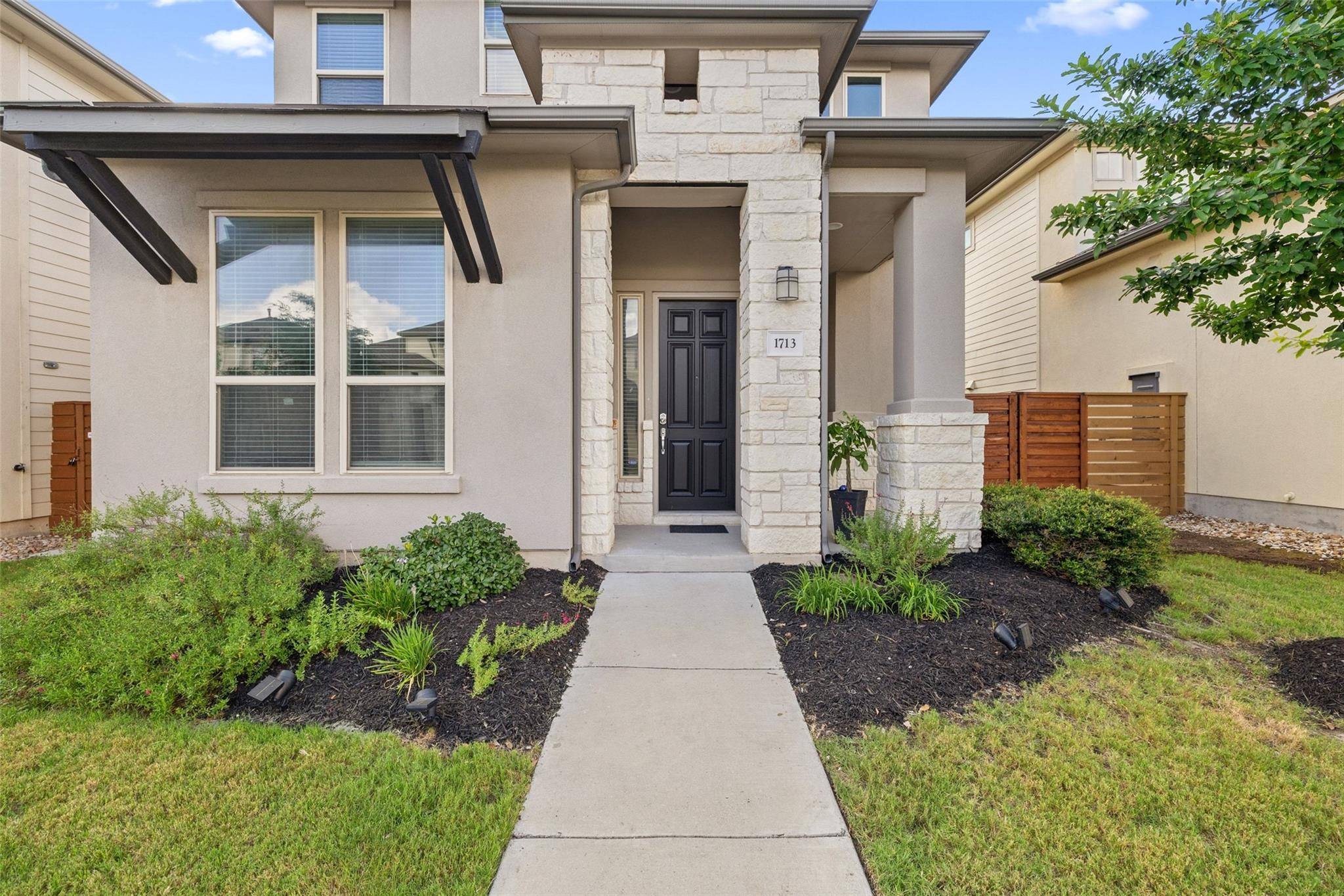 1713 Arcilla ST, Austin, TX 78741