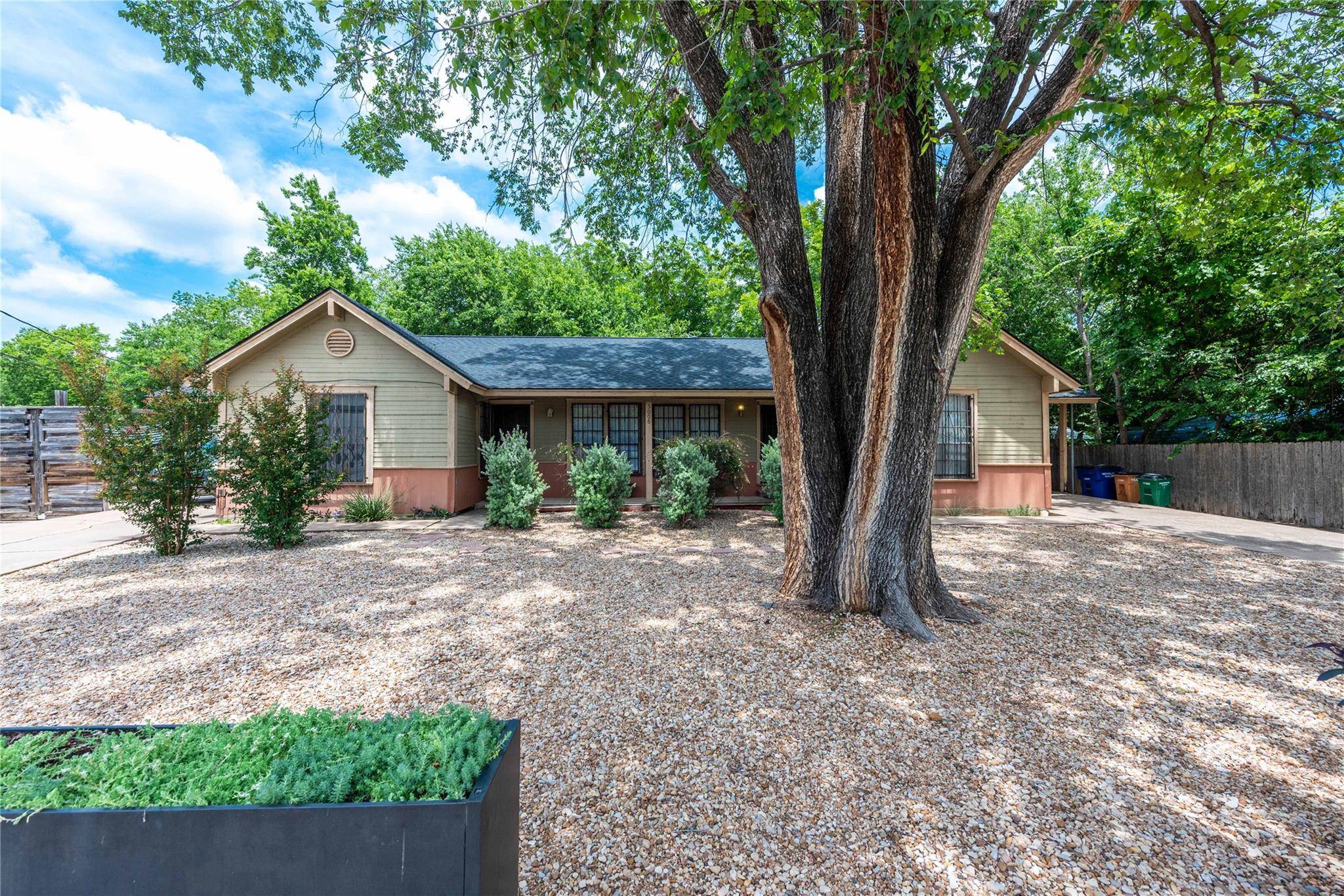 5006 Sara DR, Austin, TX 78721
