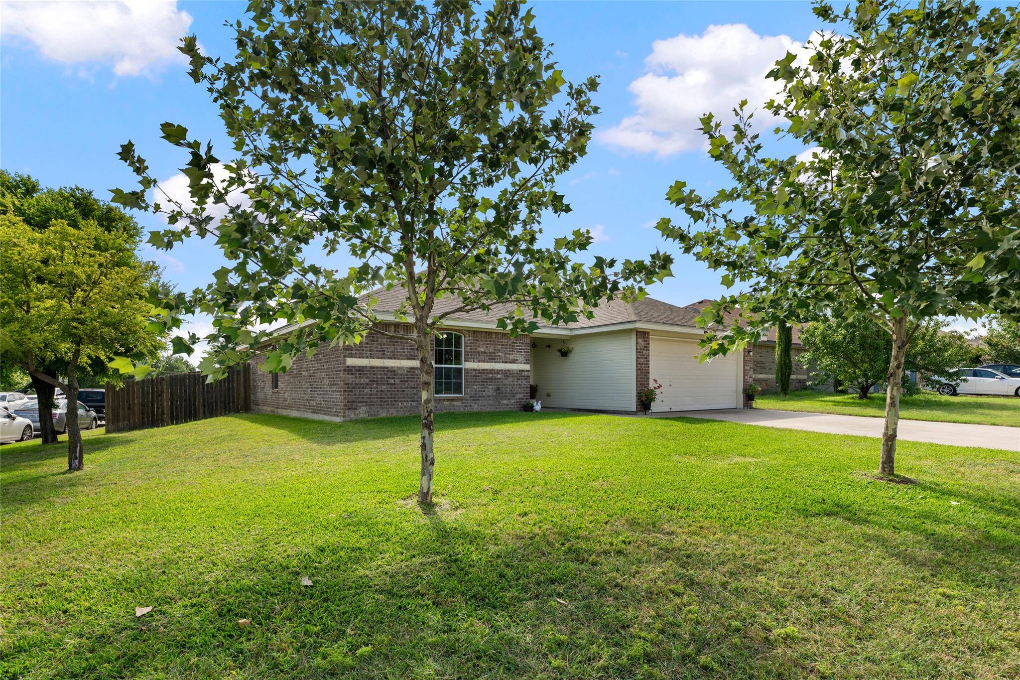 144 Calcite LN, Jarrell, TX 76537
