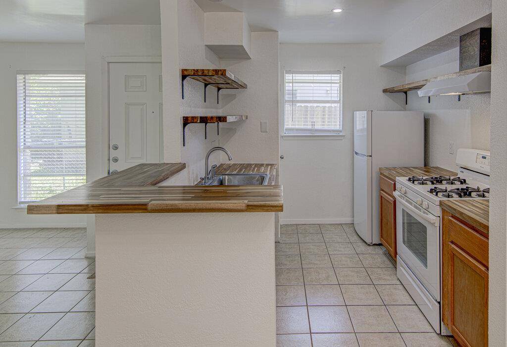 805 Sirocco DR #B, Austin, TX 78745