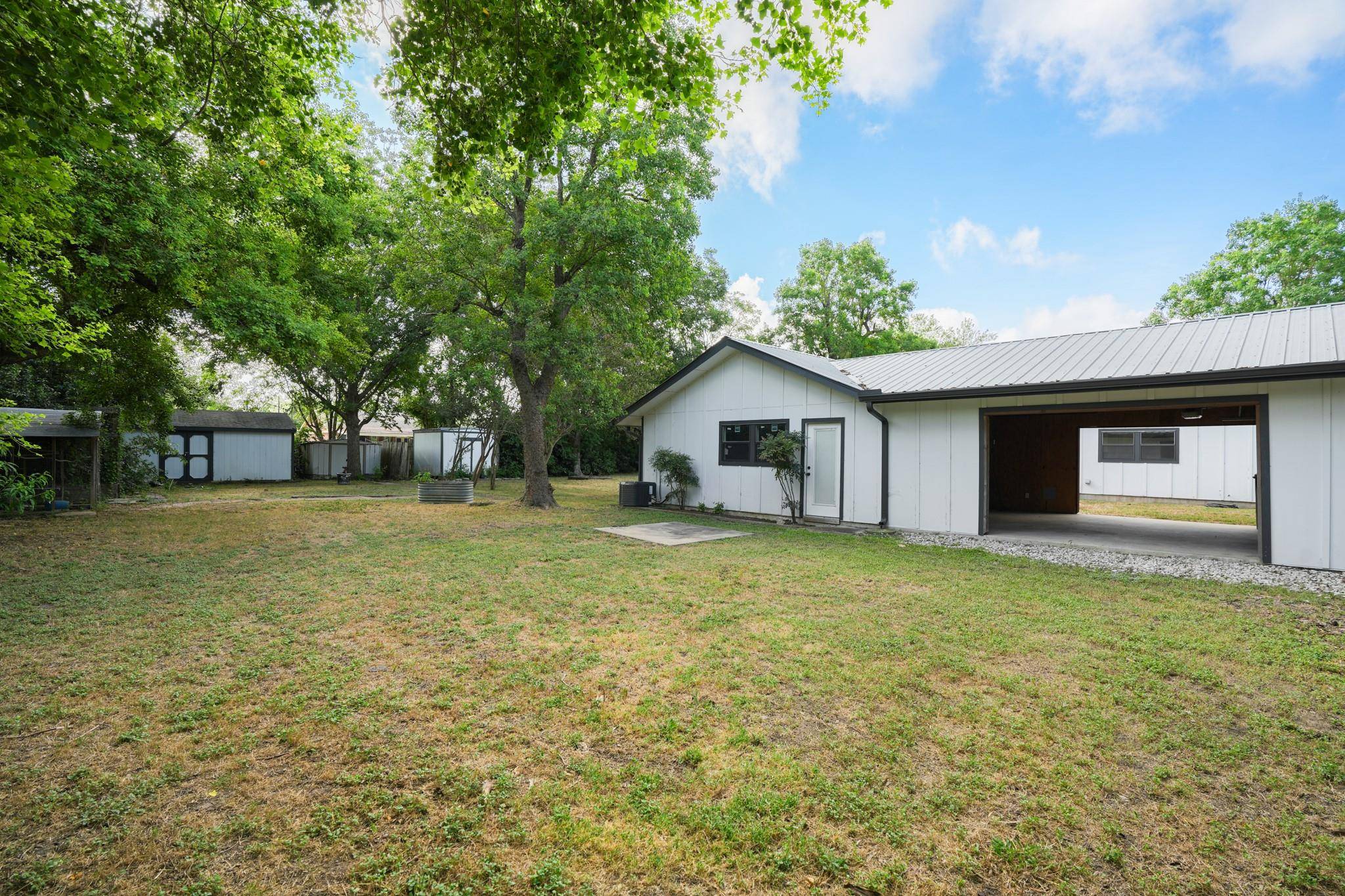 413 Sun Bonnet DR, Buda, TX 78610