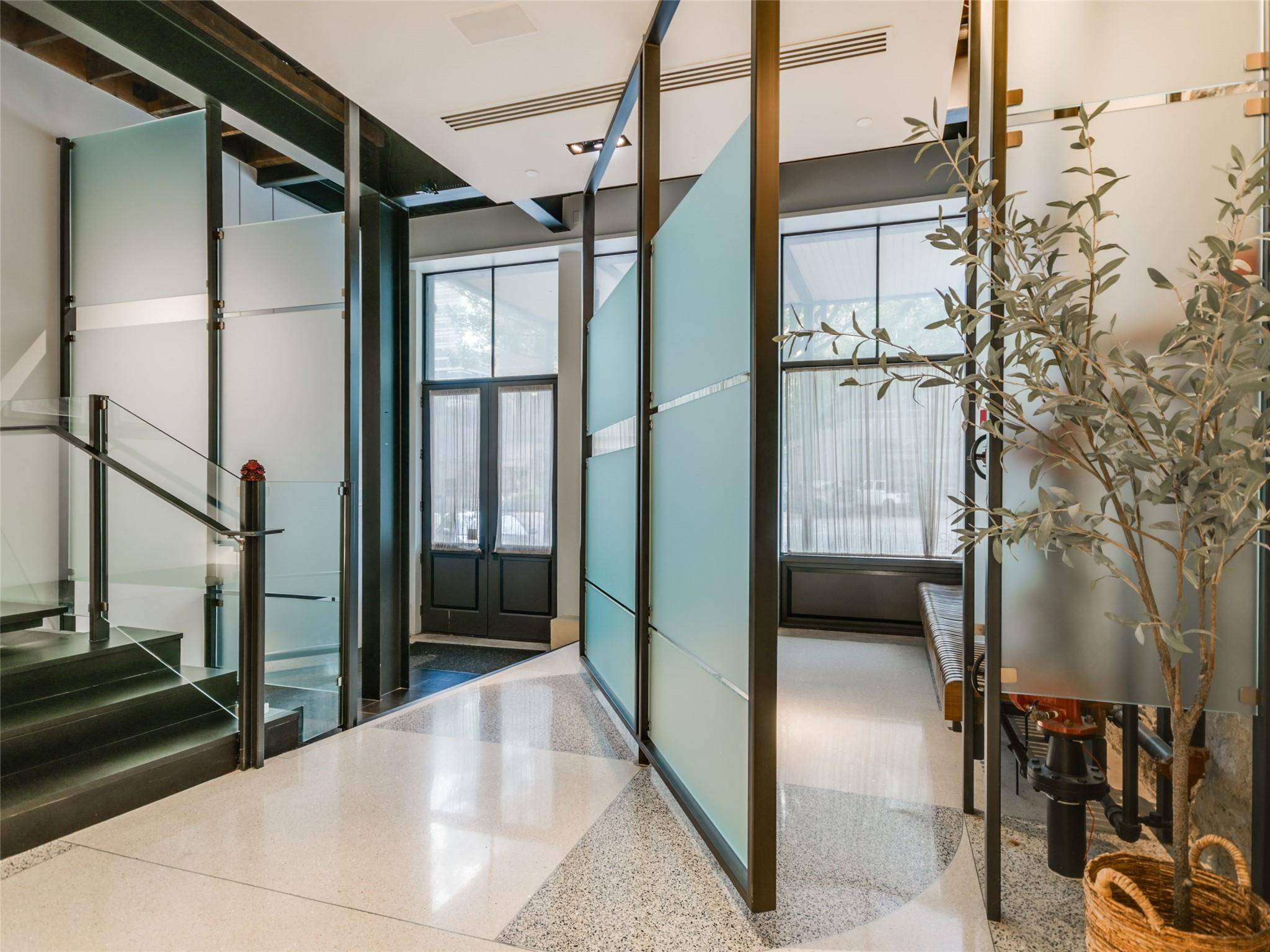 811 Congress Ave, Austin, TX 78701