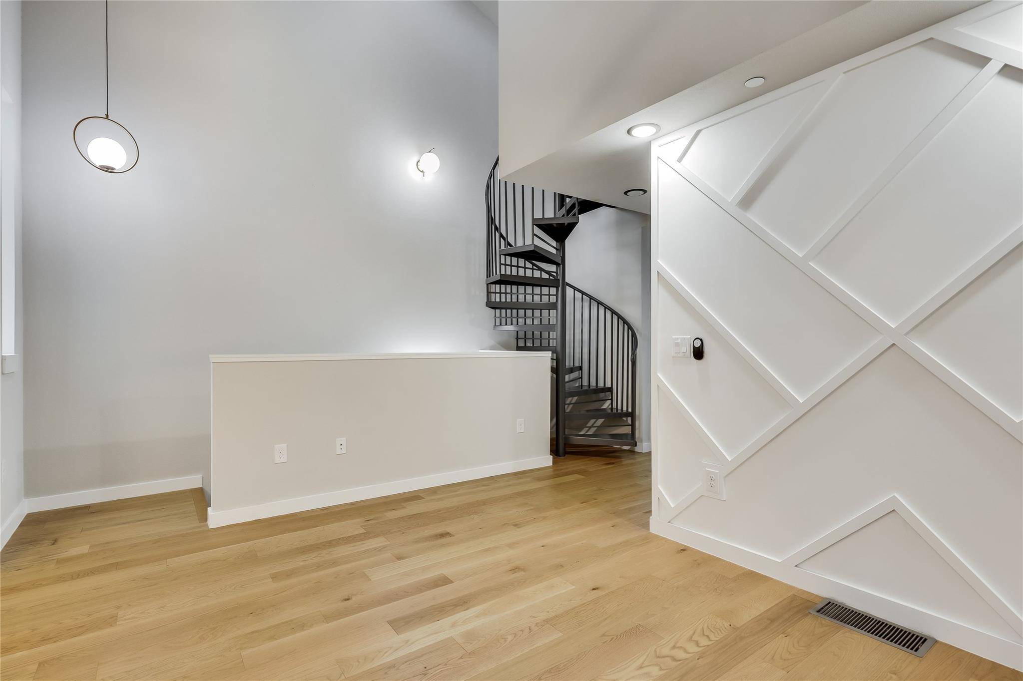 913 Duncan LN #203, Austin, TX 78705