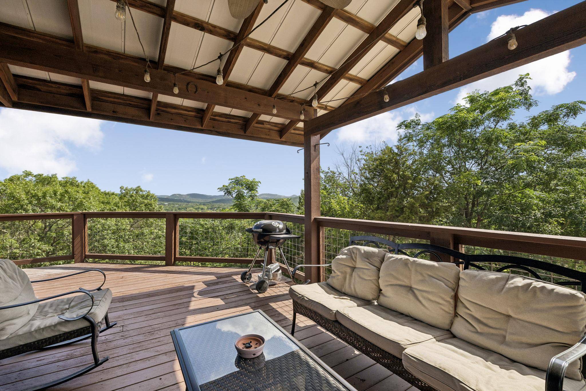 1121 Bradstreet, Canyon Lake, TX 78133