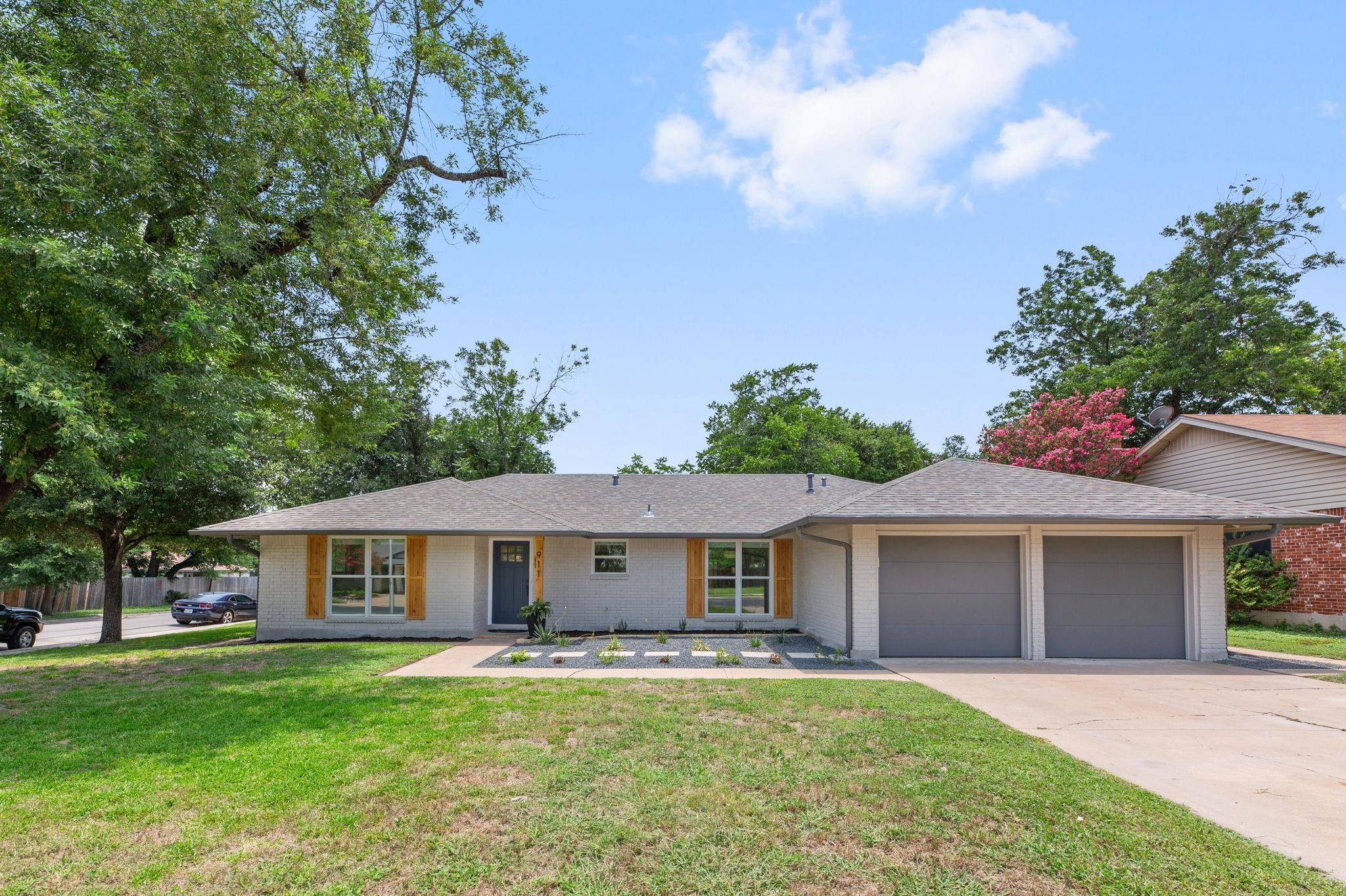 911 Cripple Creek DR, Austin, TX 78758