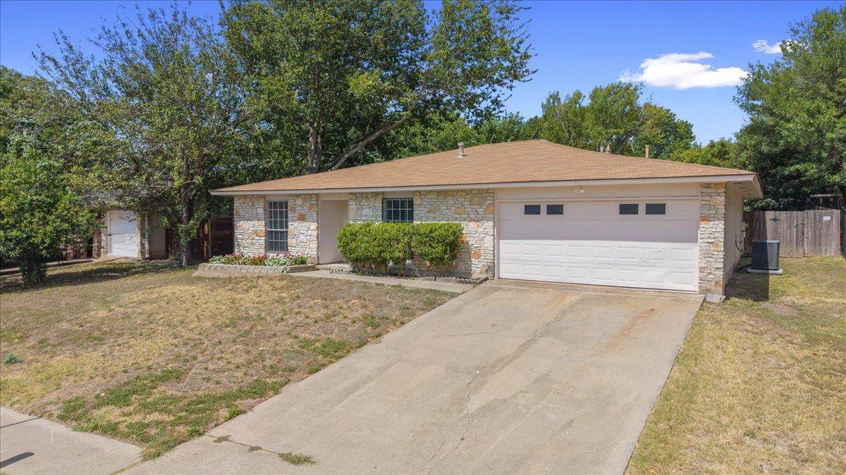 8200 Furness DR, Austin, TX 78753