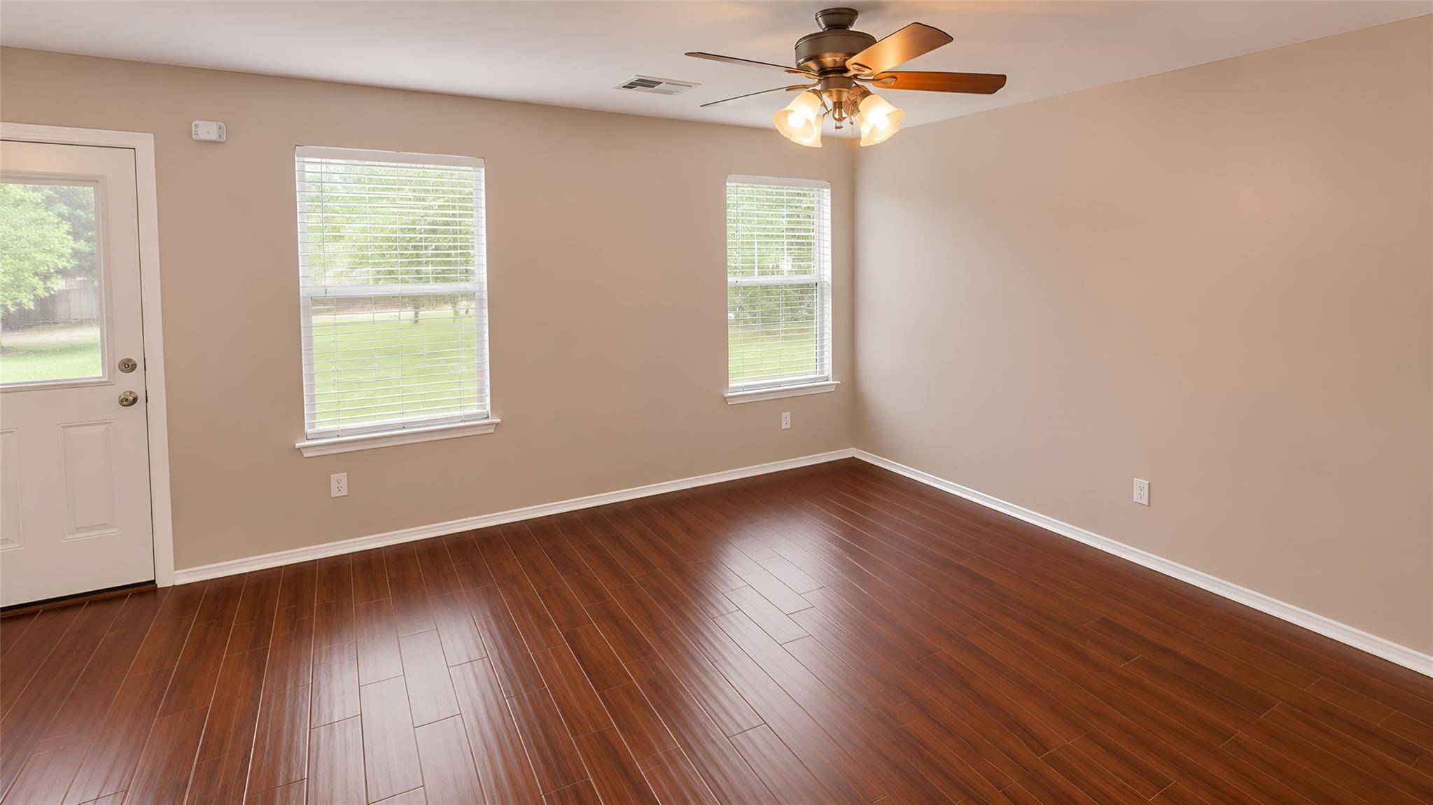 121 Wegstrom ST, Hutto, TX 78634