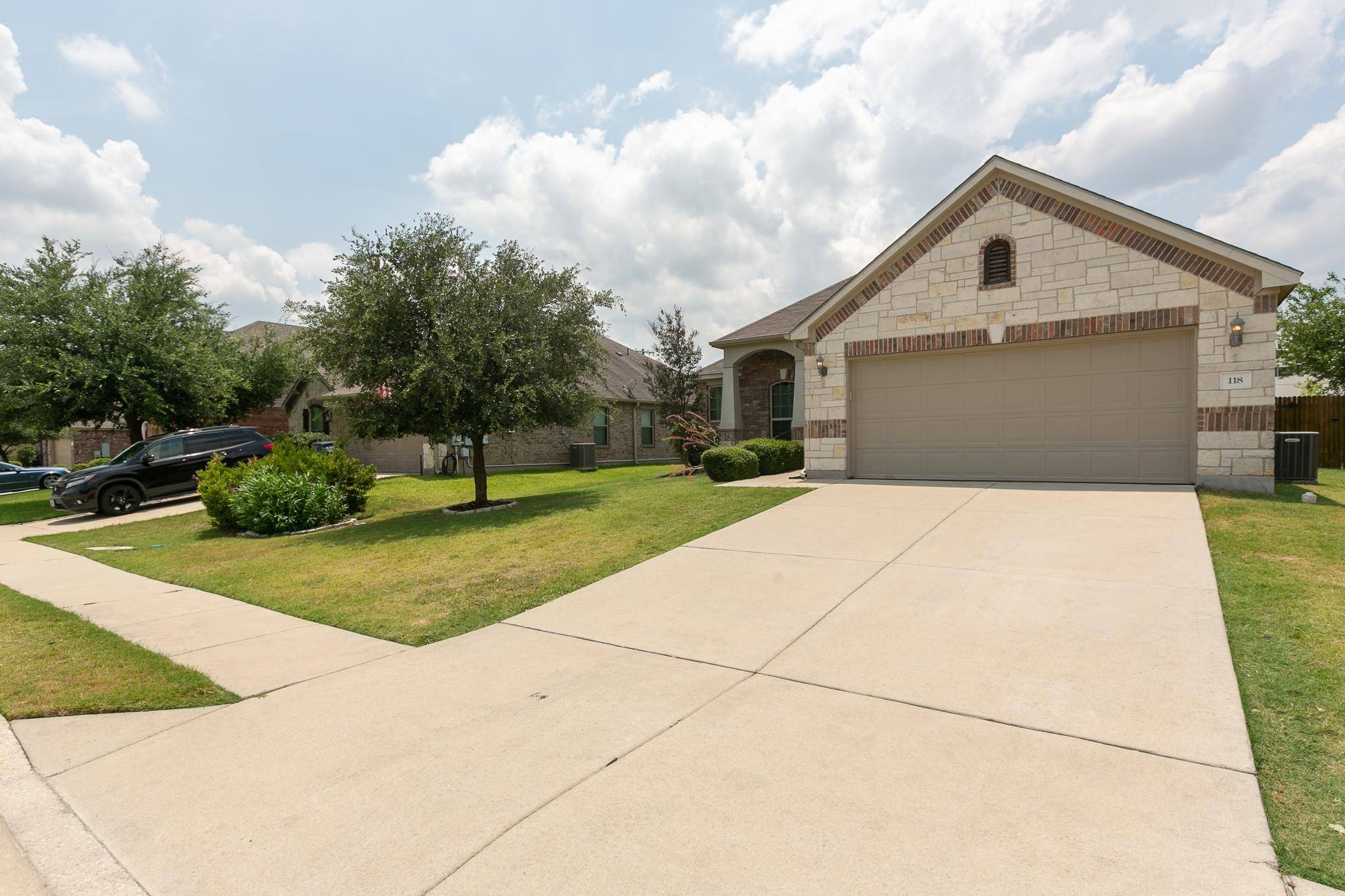 118 Wallin Farms DR, Hutto, TX 78634