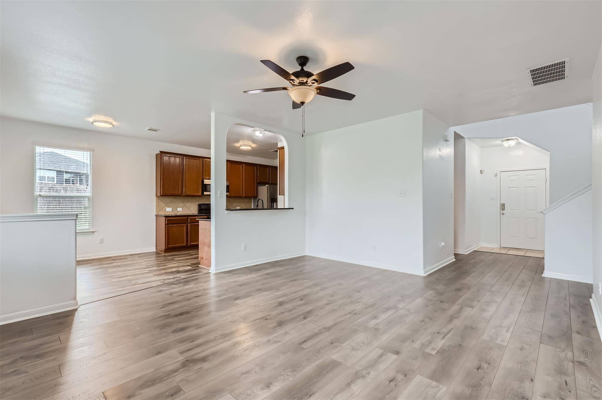 131 Lavaca LOOP, Hutto, TX 78634