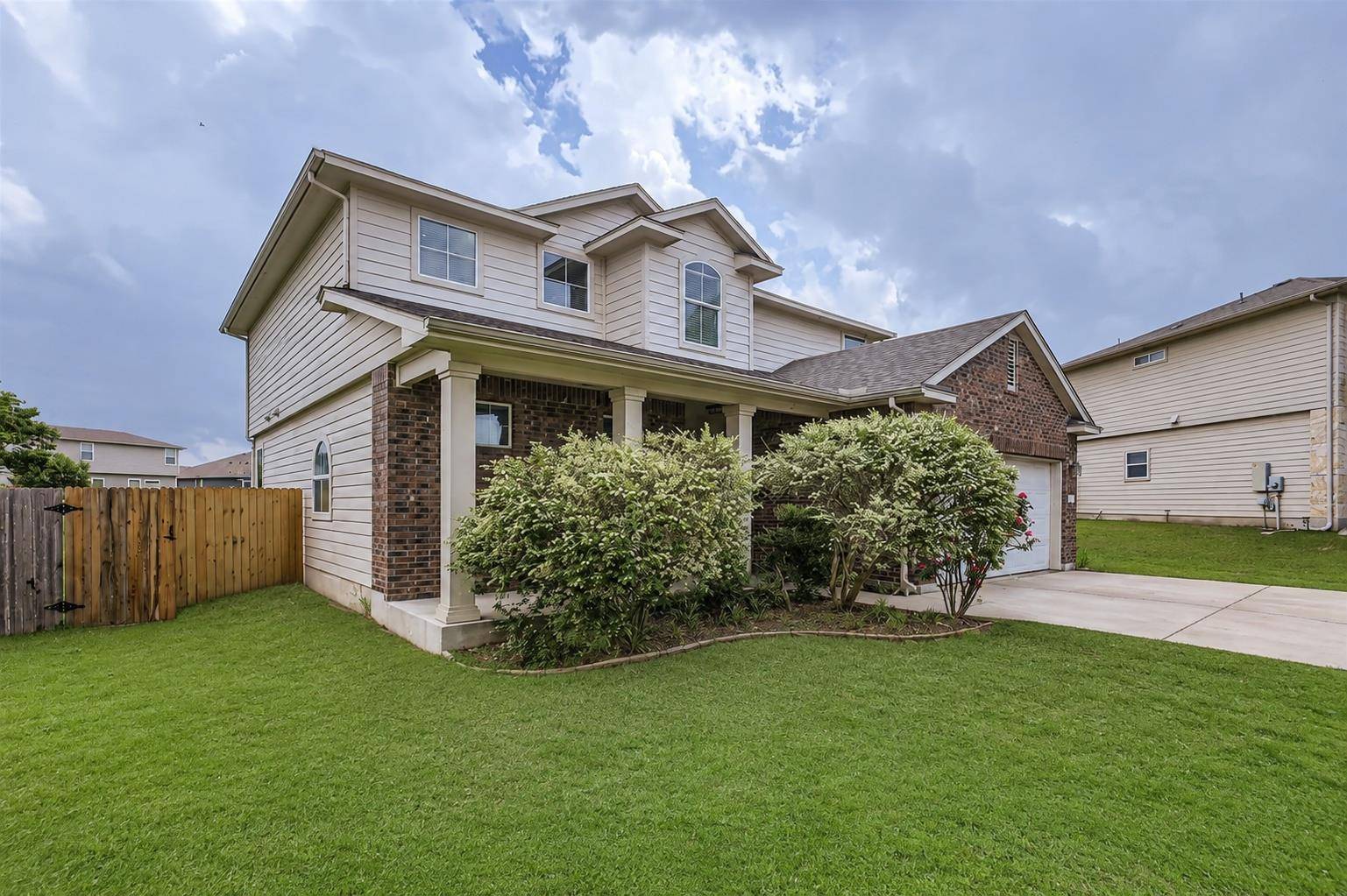 131 Lavaca LOOP, Hutto, TX 78634